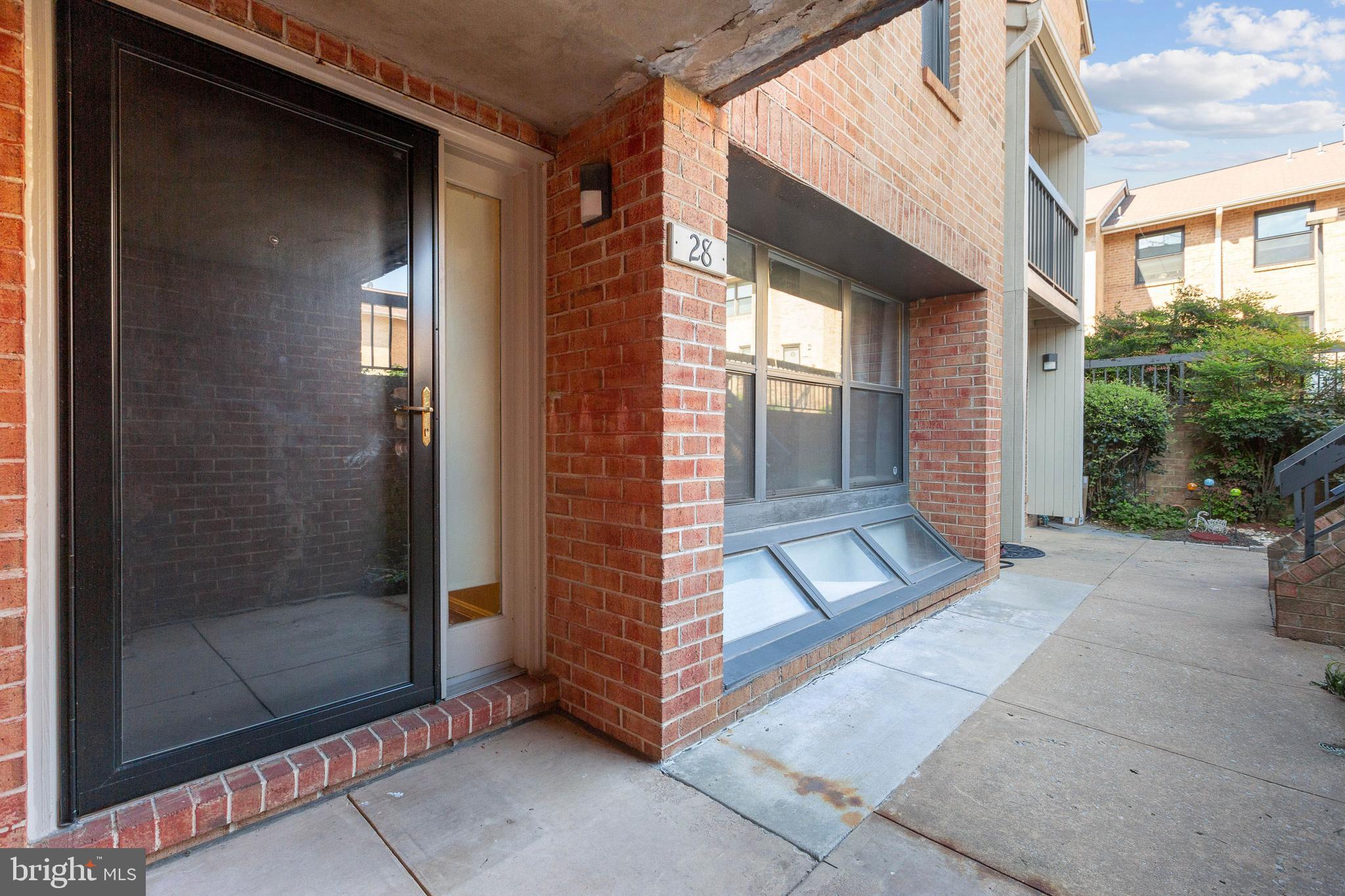 28 Dudley Ct #14