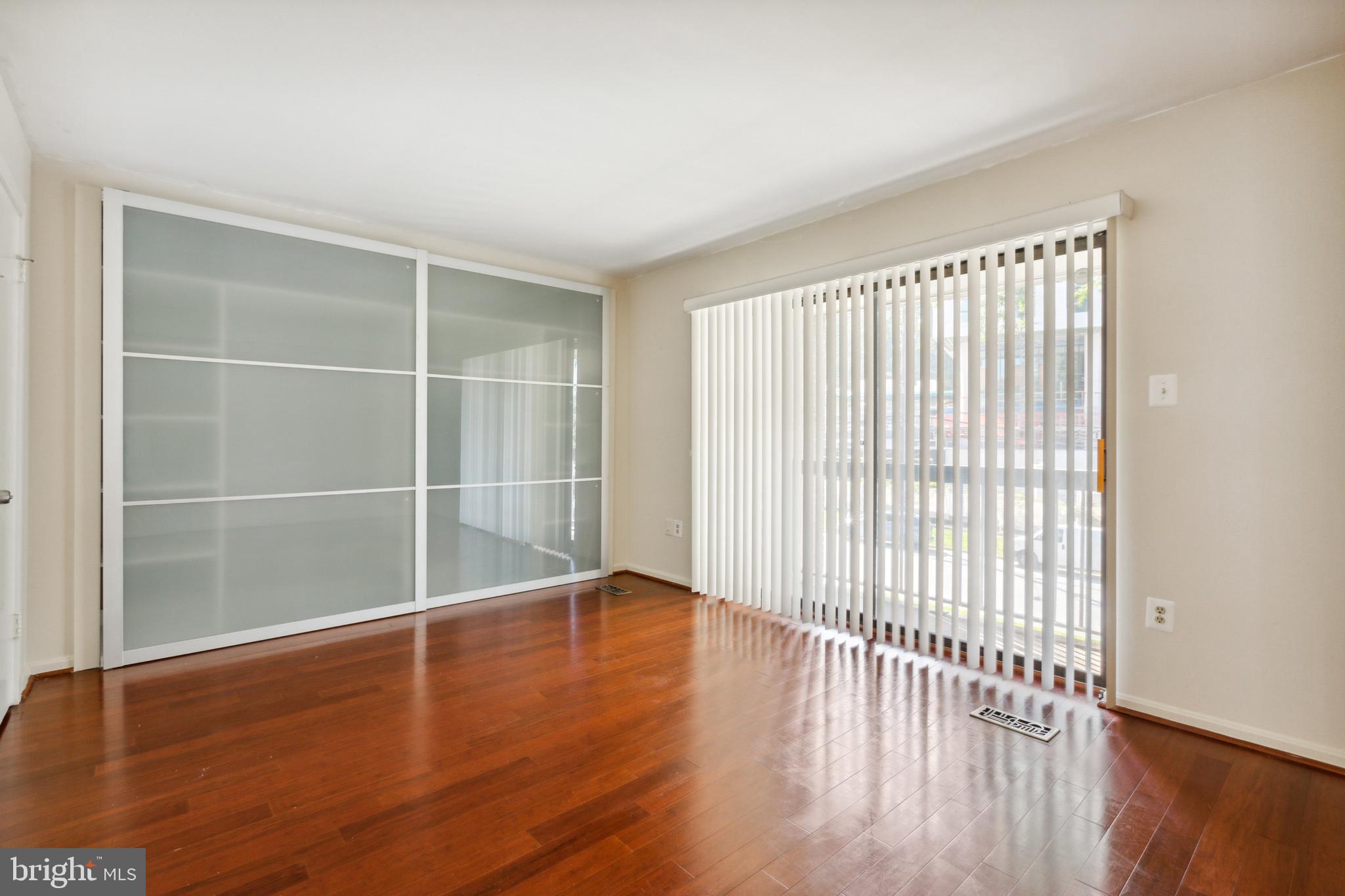 28 Dudley Ct #14