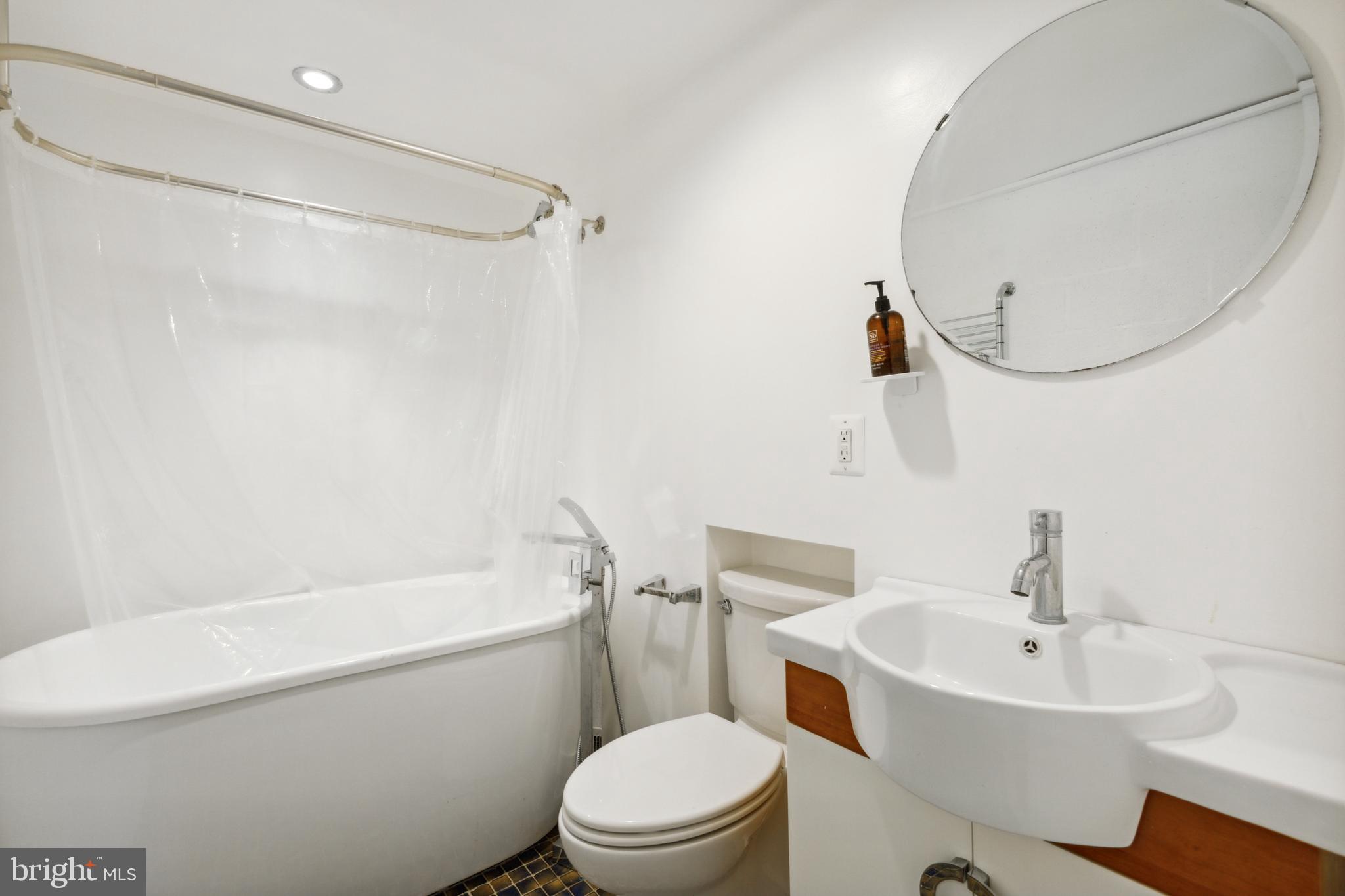 28 Dudley Ct #14