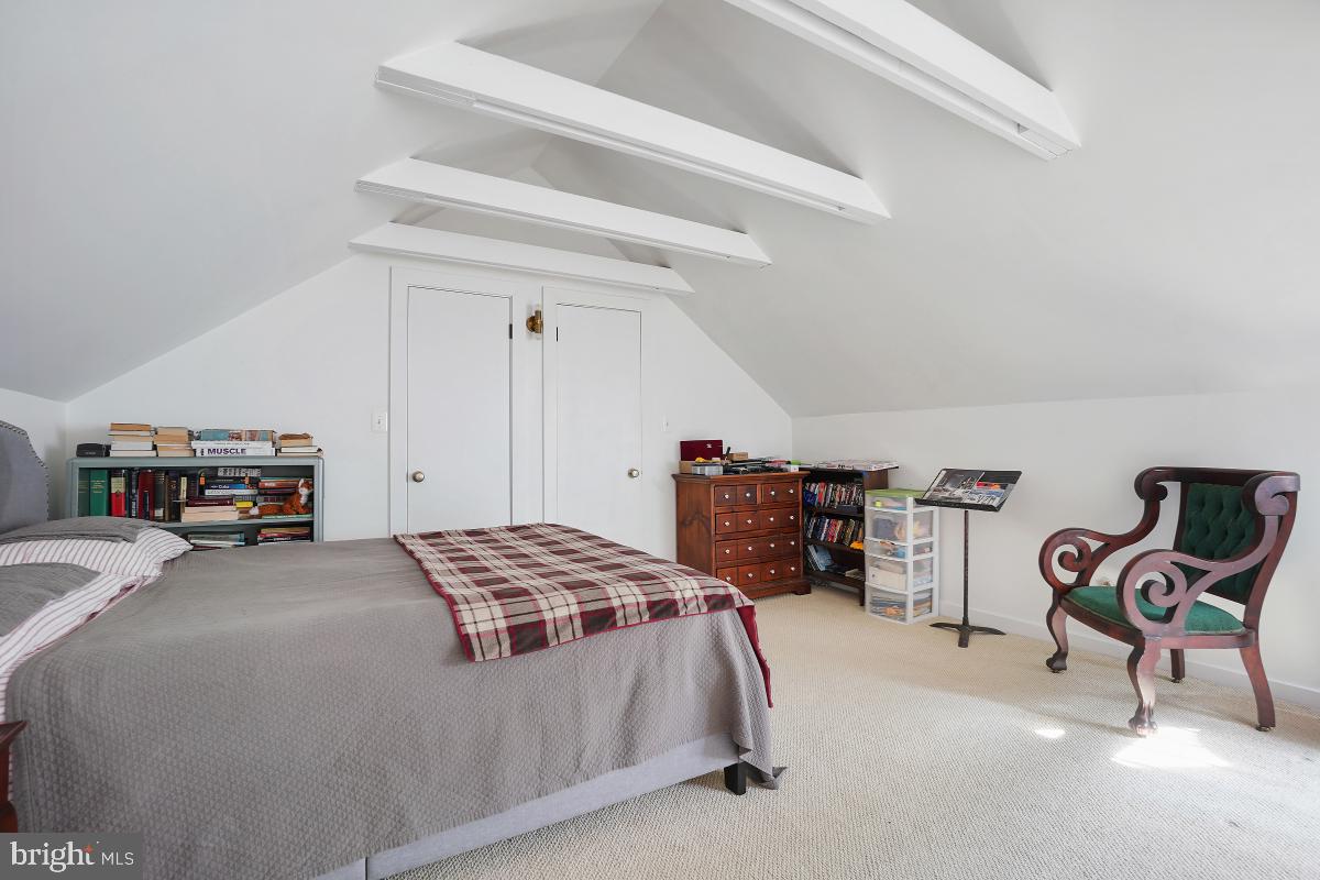 2246 Washington AVENUE Unit: 201