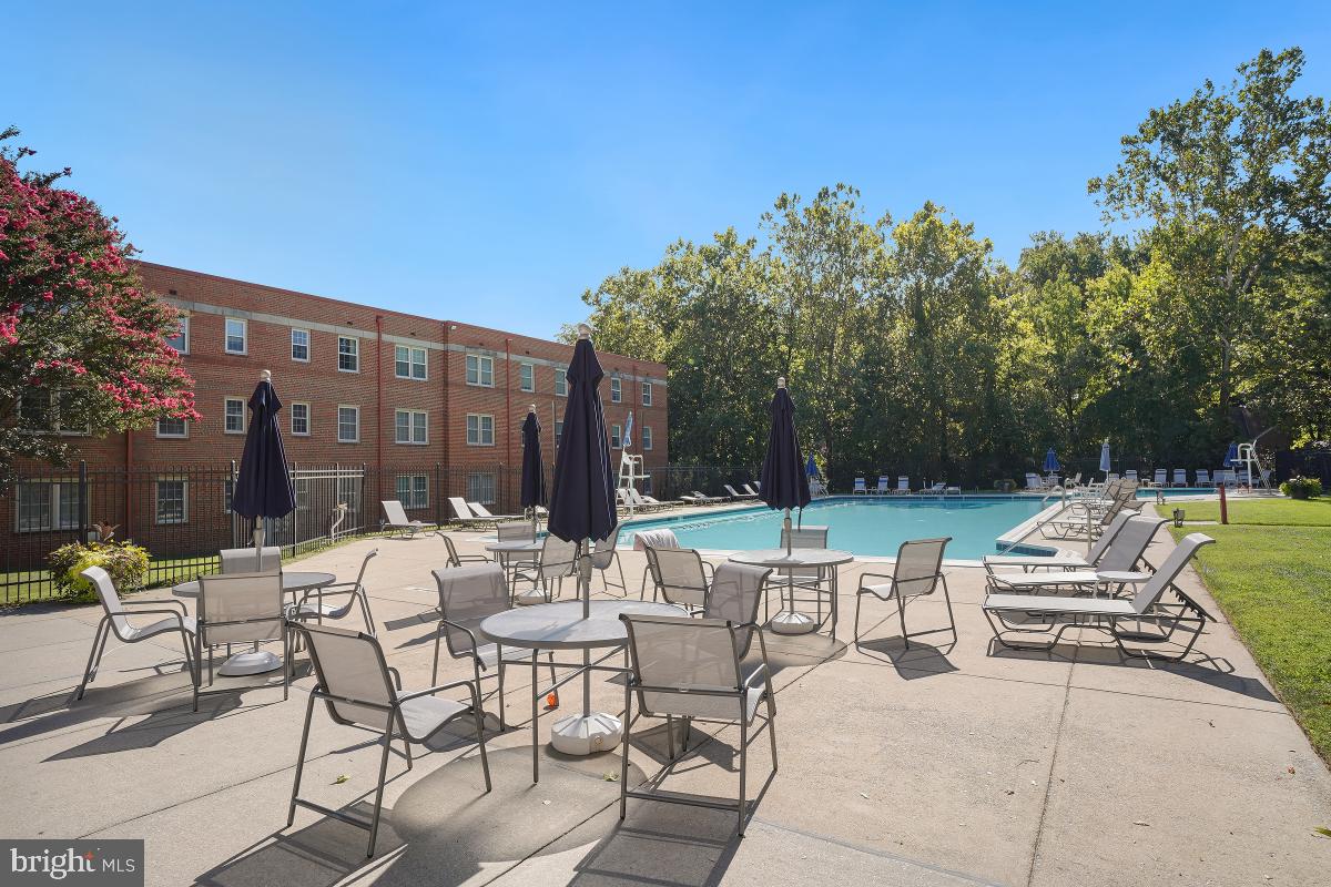 2246 Washington AVENUE Unit: 201