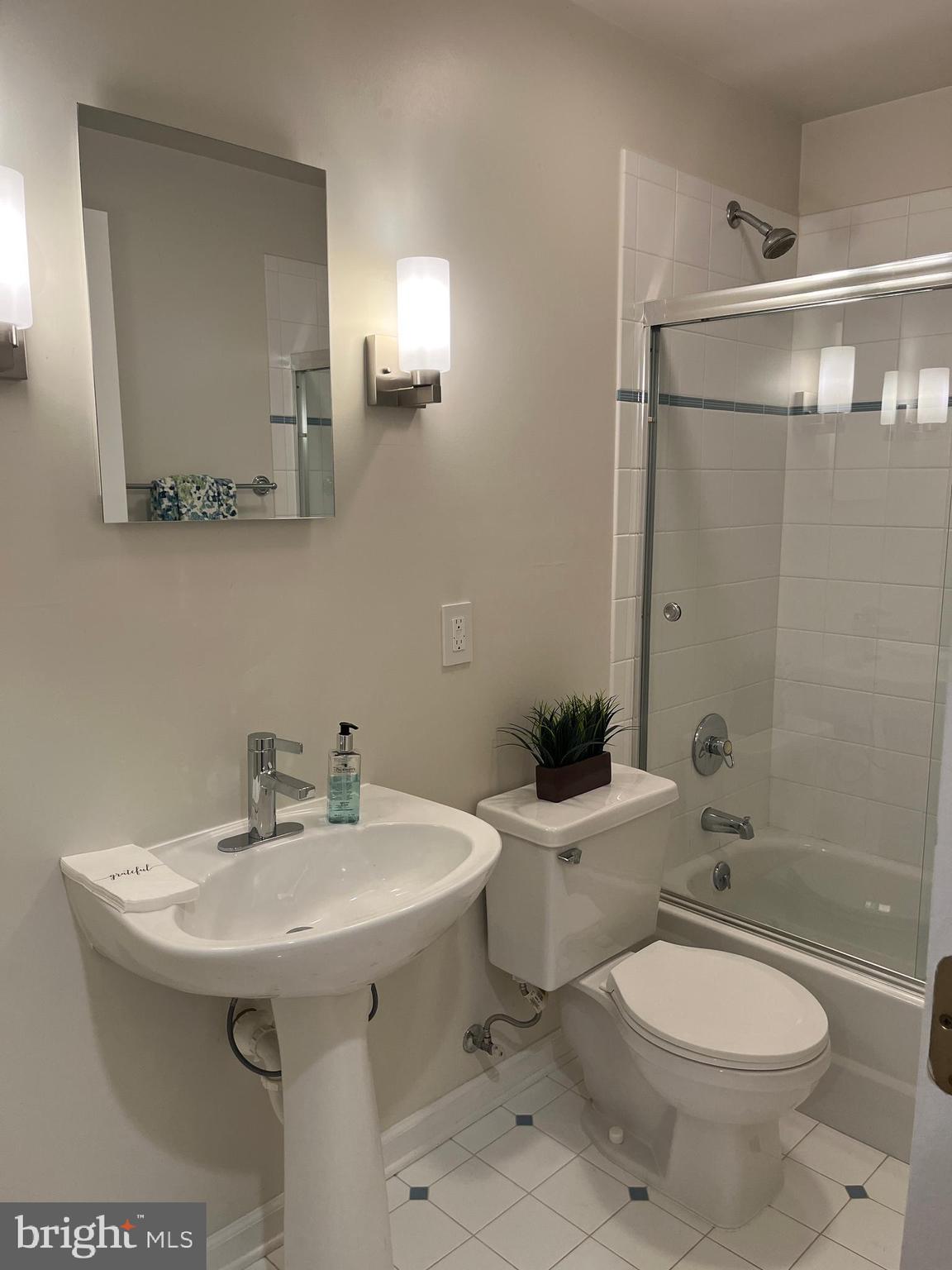 718 Beacon Hill Ter