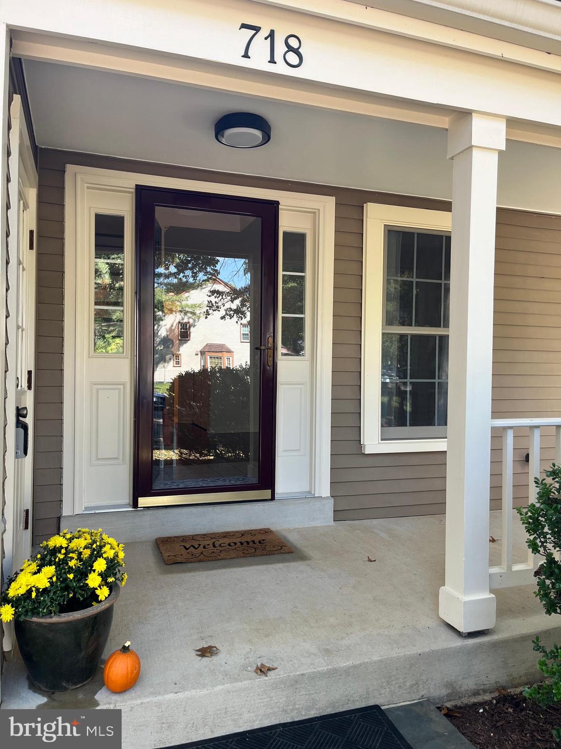 718 Beacon Hill Ter