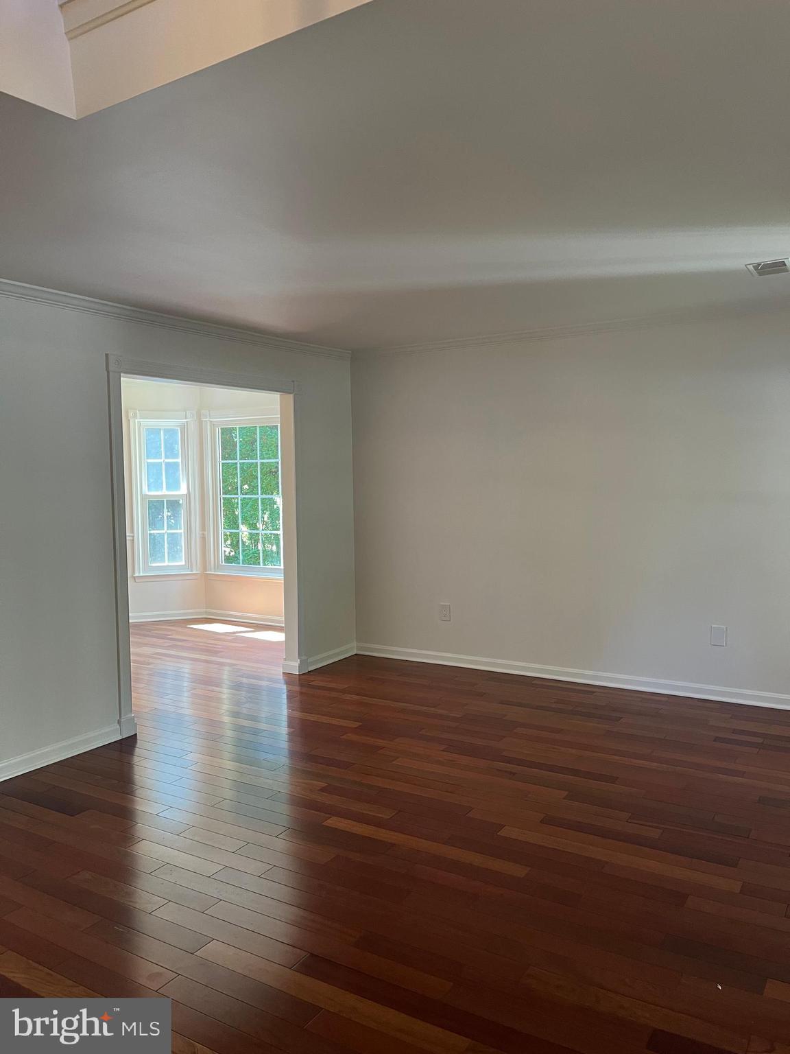 718 Beacon Hill Ter