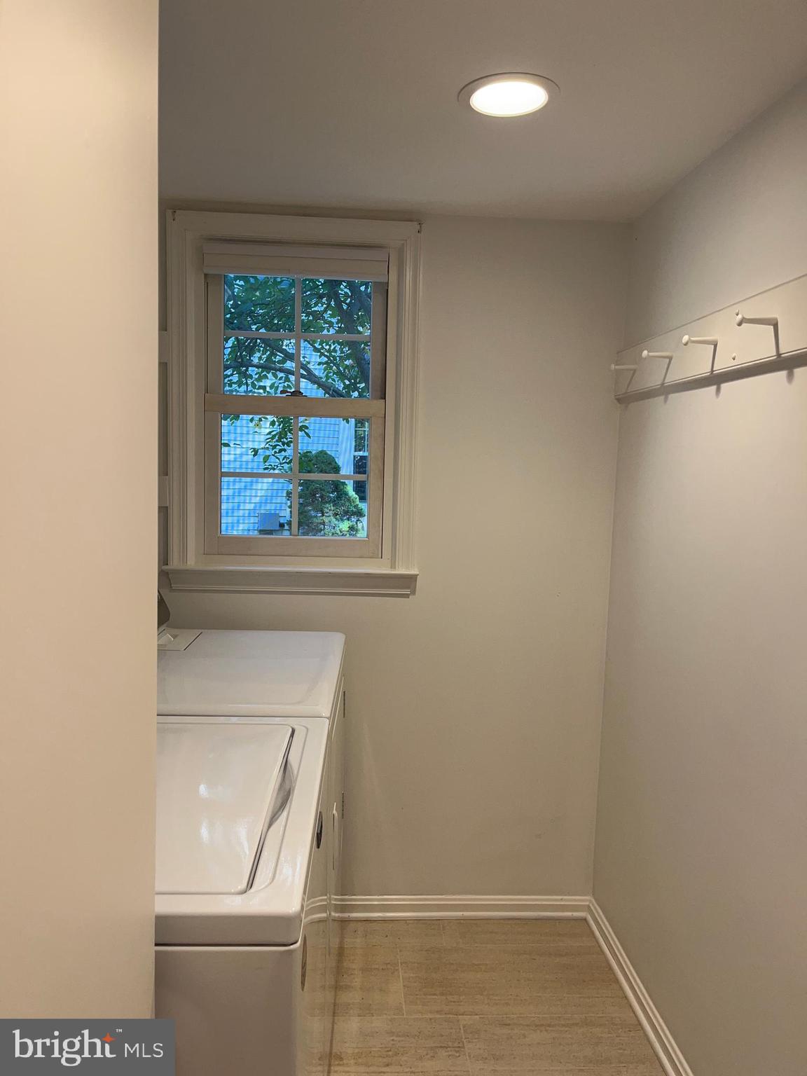 718 Beacon Hill Ter