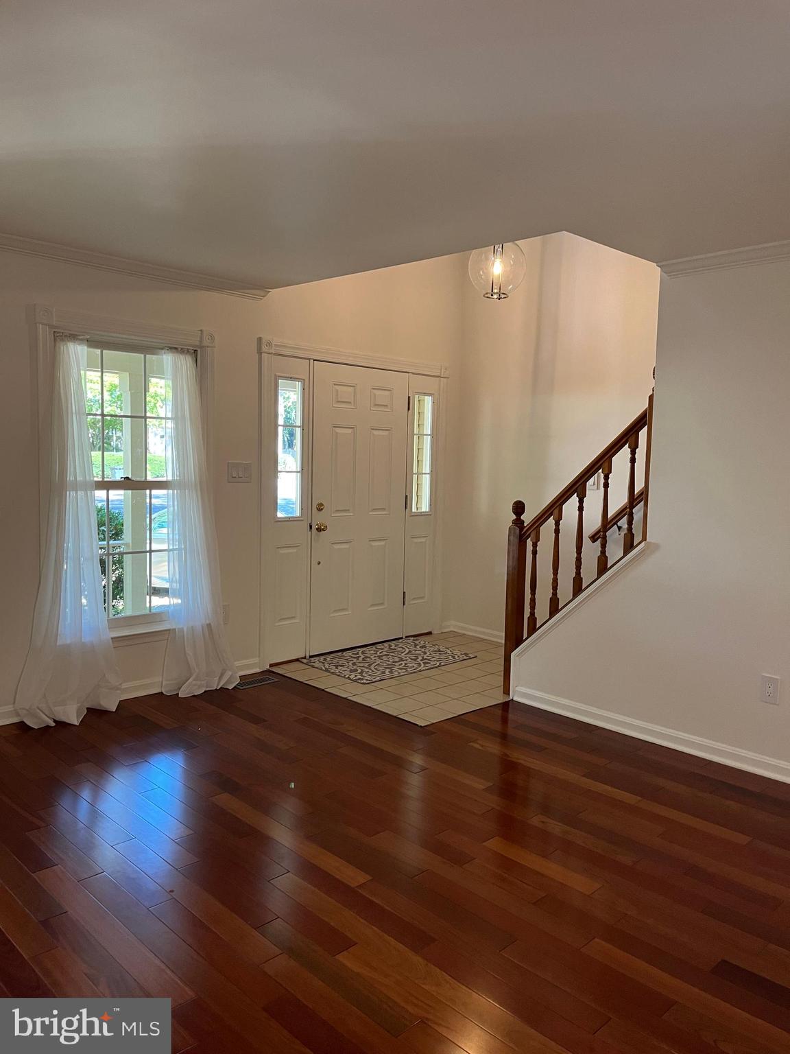 718 Beacon Hill Ter
