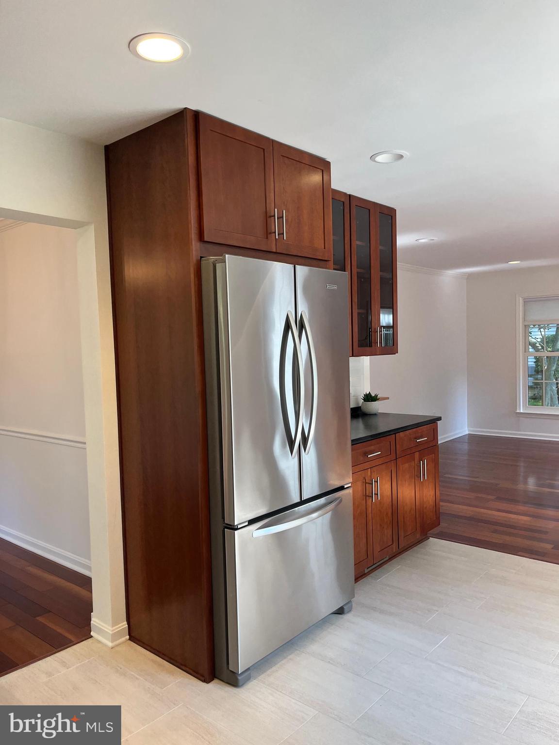718 Beacon Hill Ter