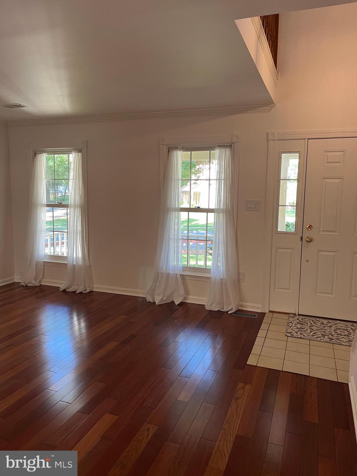 718 Beacon Hill Ter