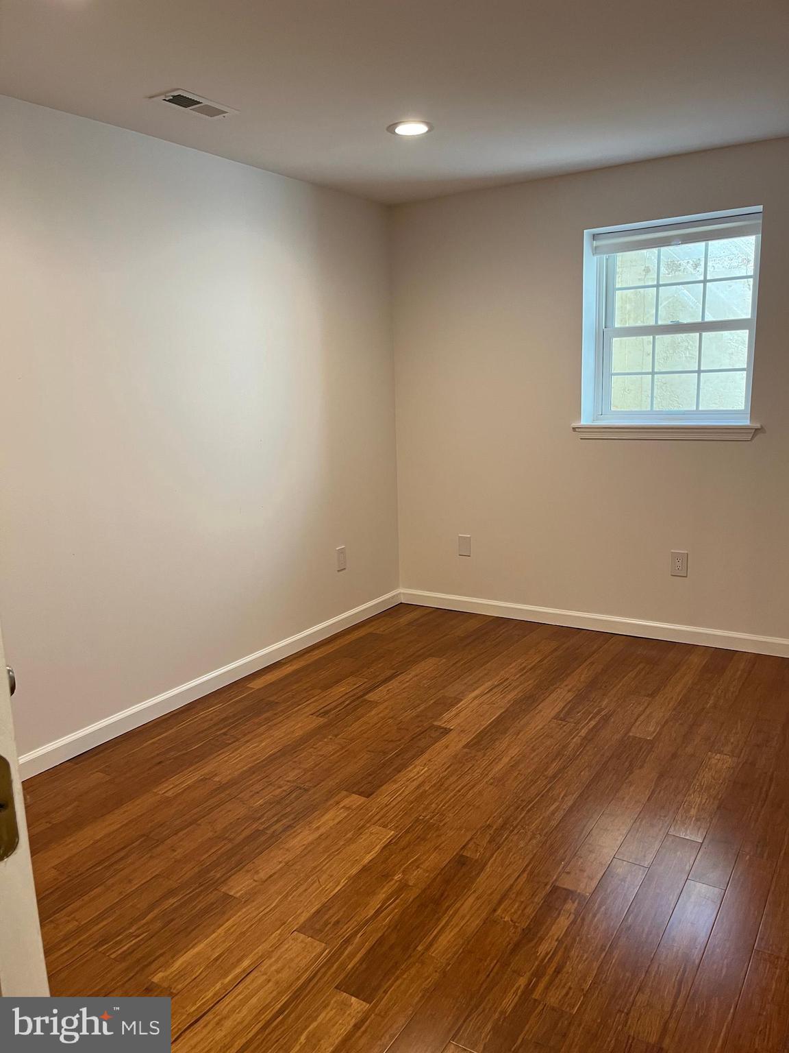 718 Beacon Hill Ter