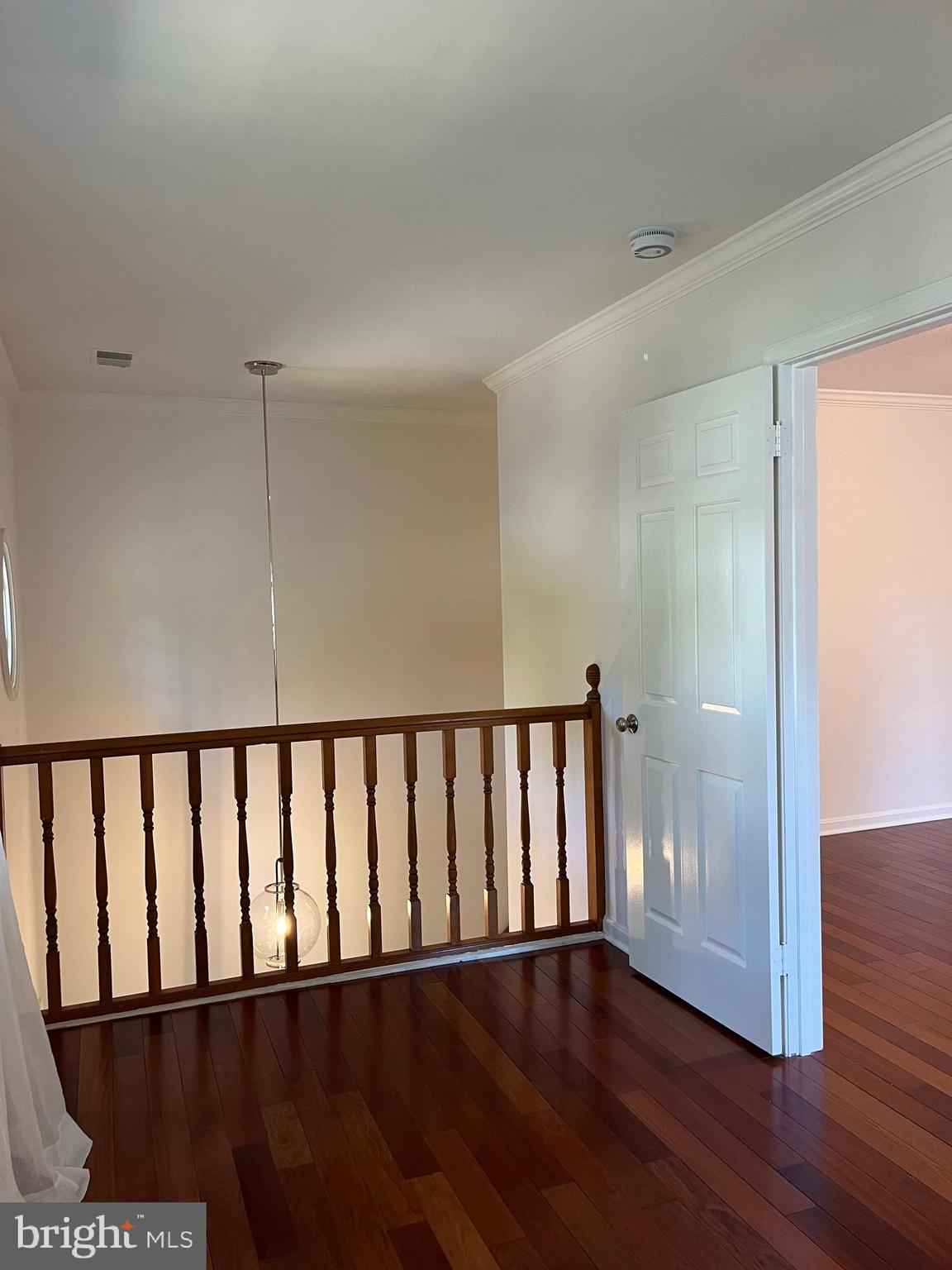 718 Beacon Hill Ter