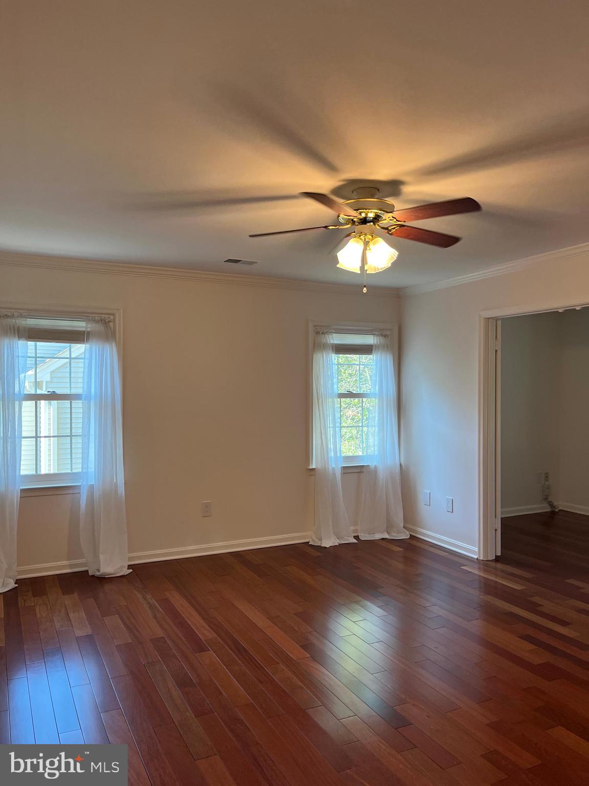 718 Beacon Hill Ter
