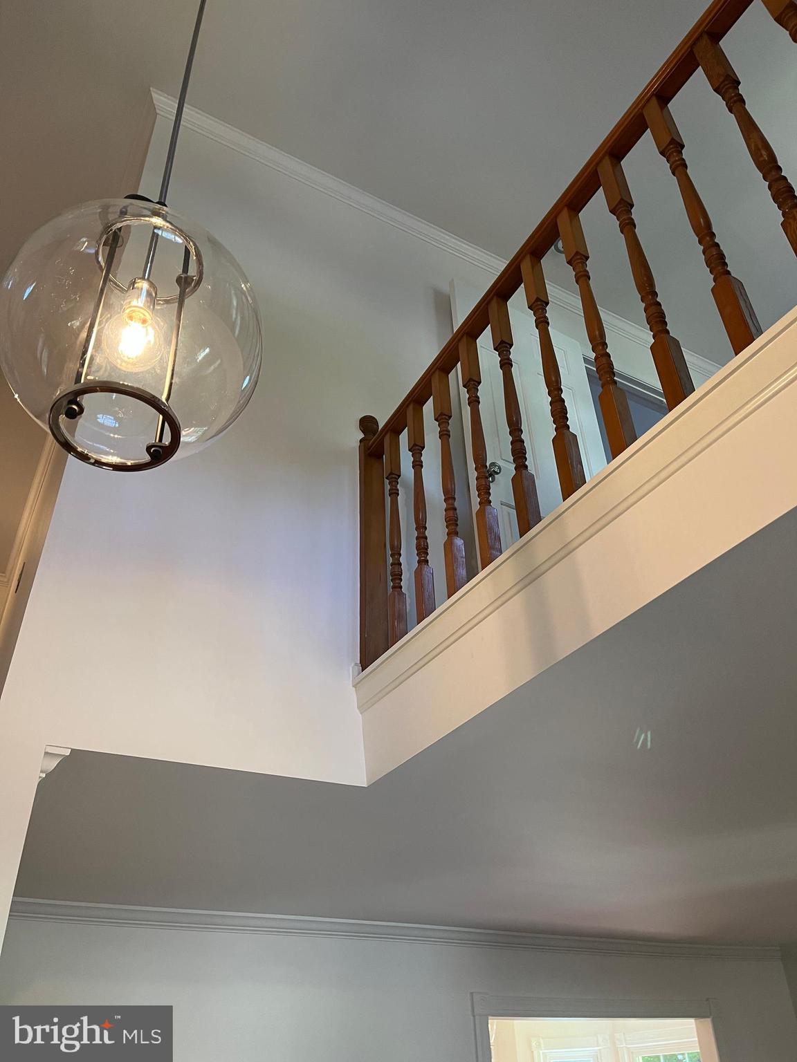 718 Beacon Hill Ter
