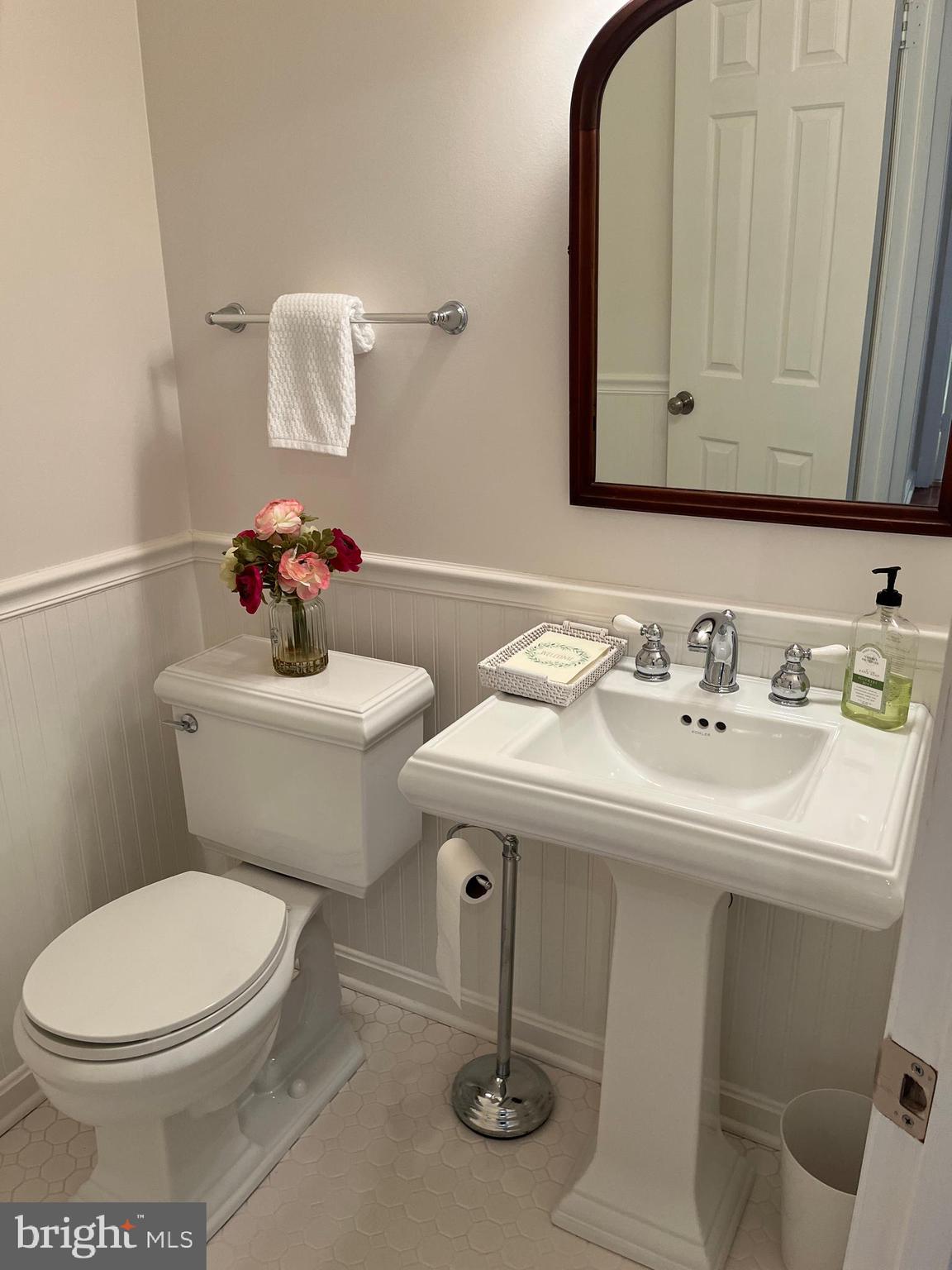 718 Beacon Hill Ter
