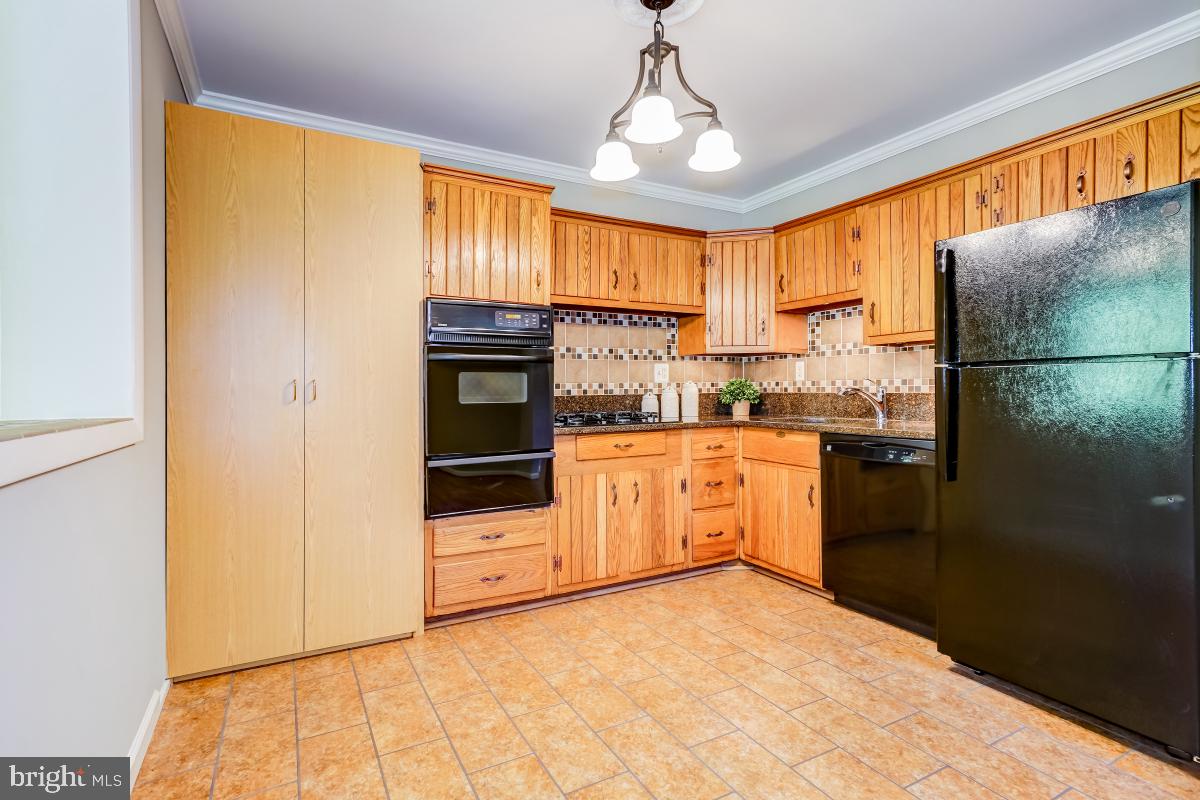 11113 Schuylkill ROAD