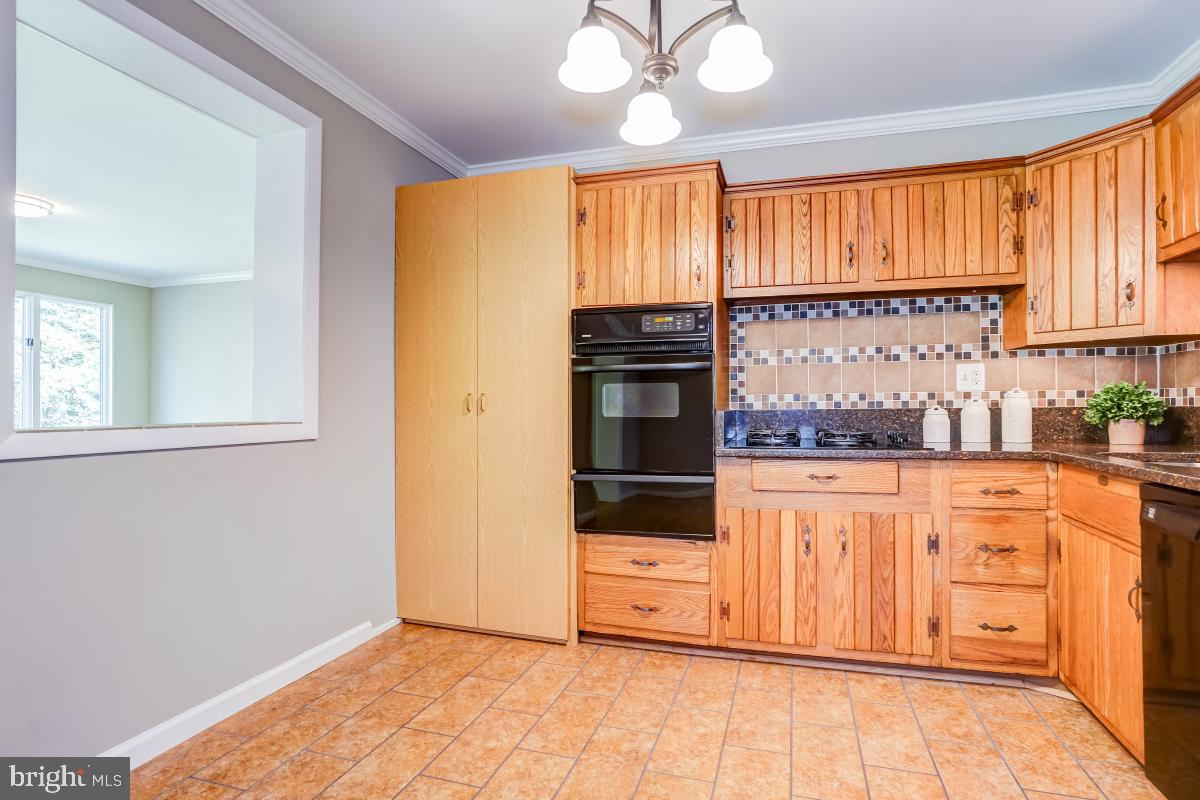 11113 Schuylkill ROAD