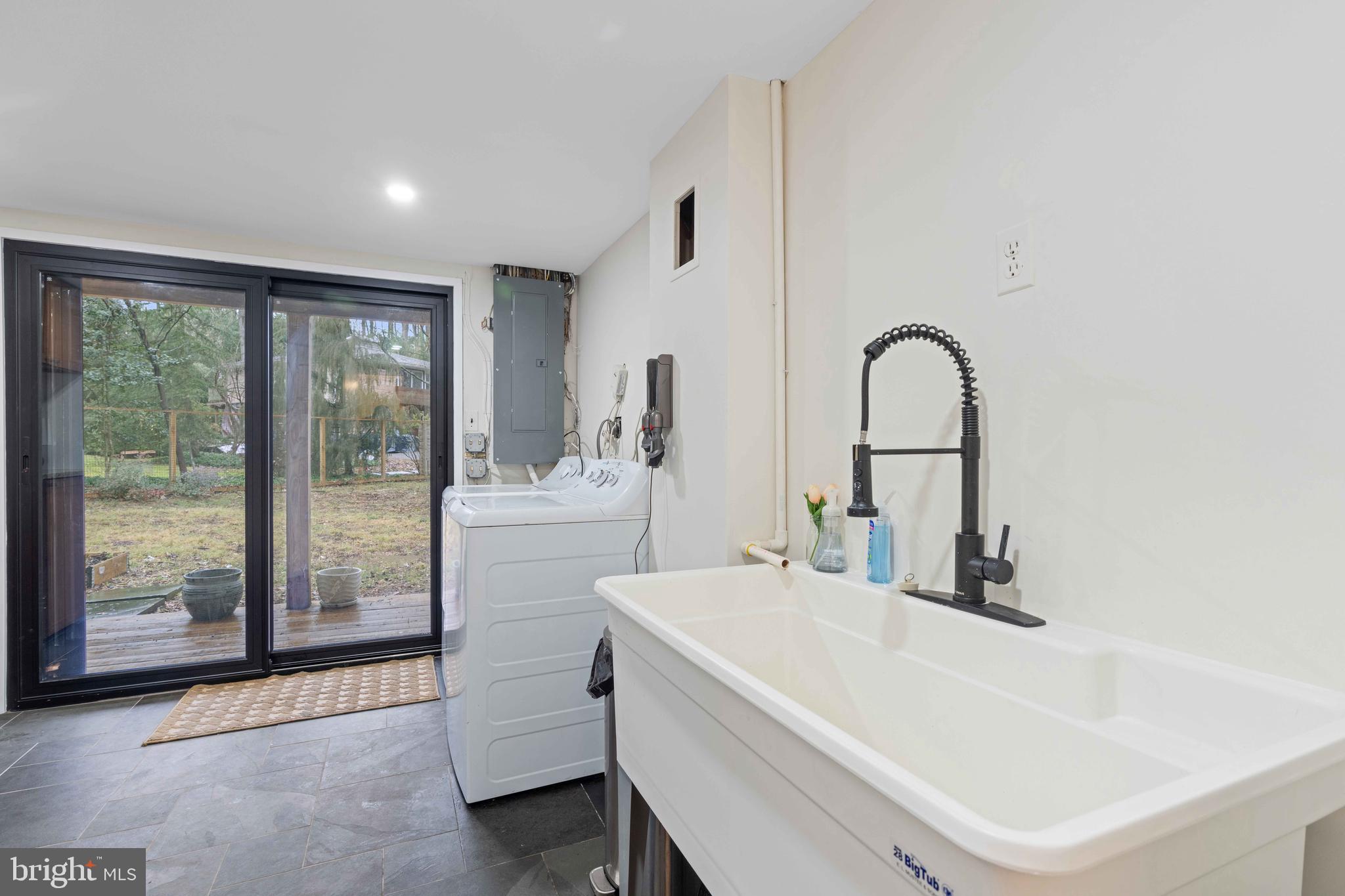 9312 Garden COURT