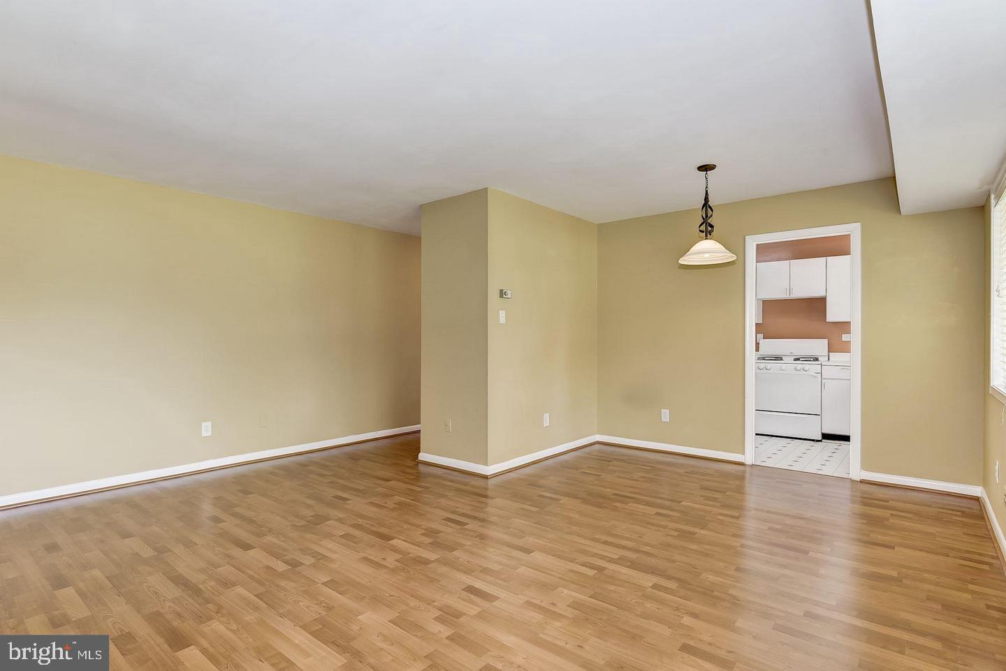 10655 Montrose Ave #M1