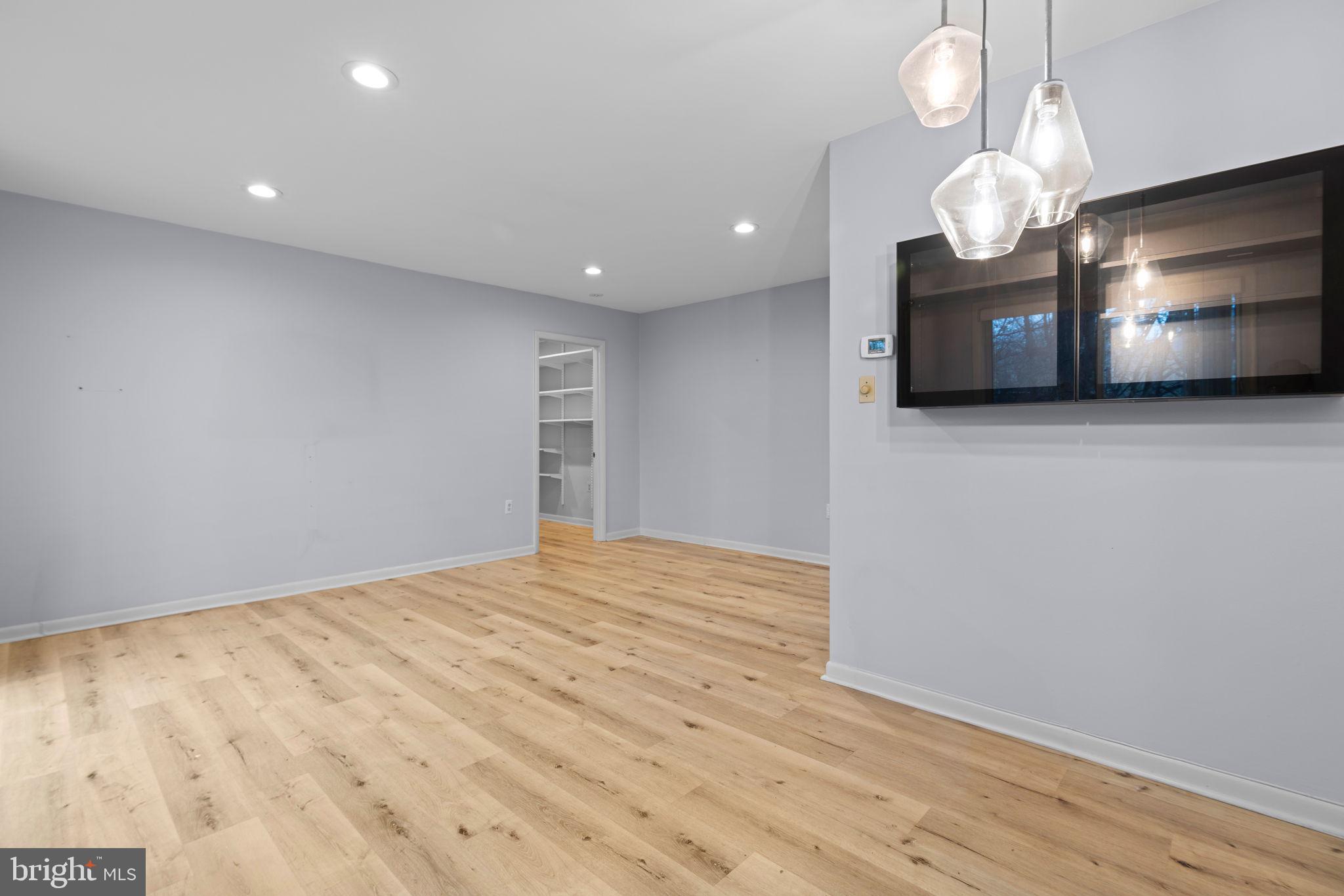 10676 Weymouth St #203