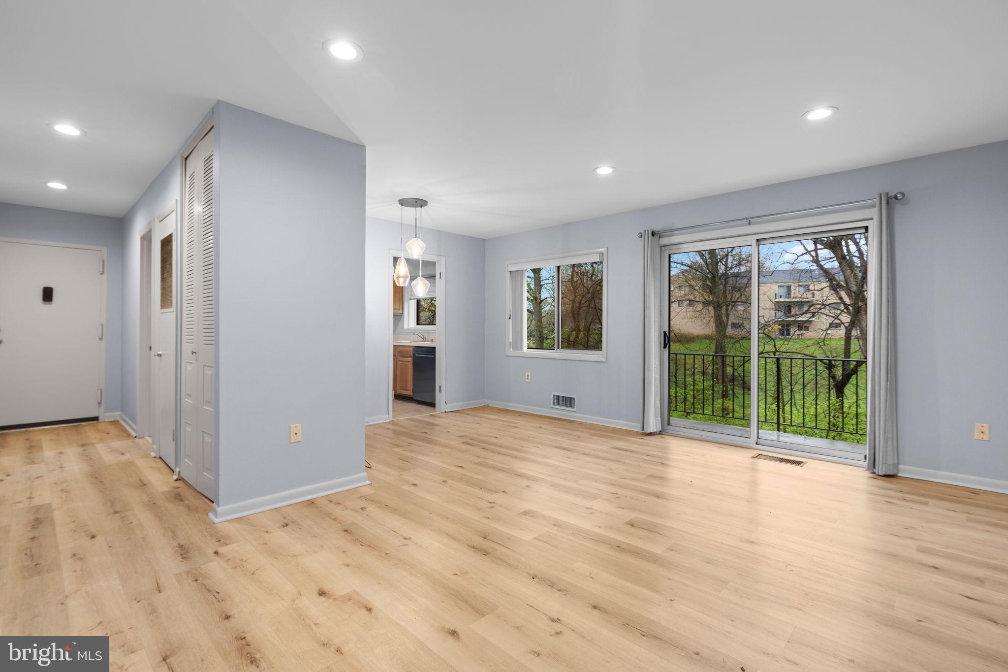 10676 Weymouth St #203