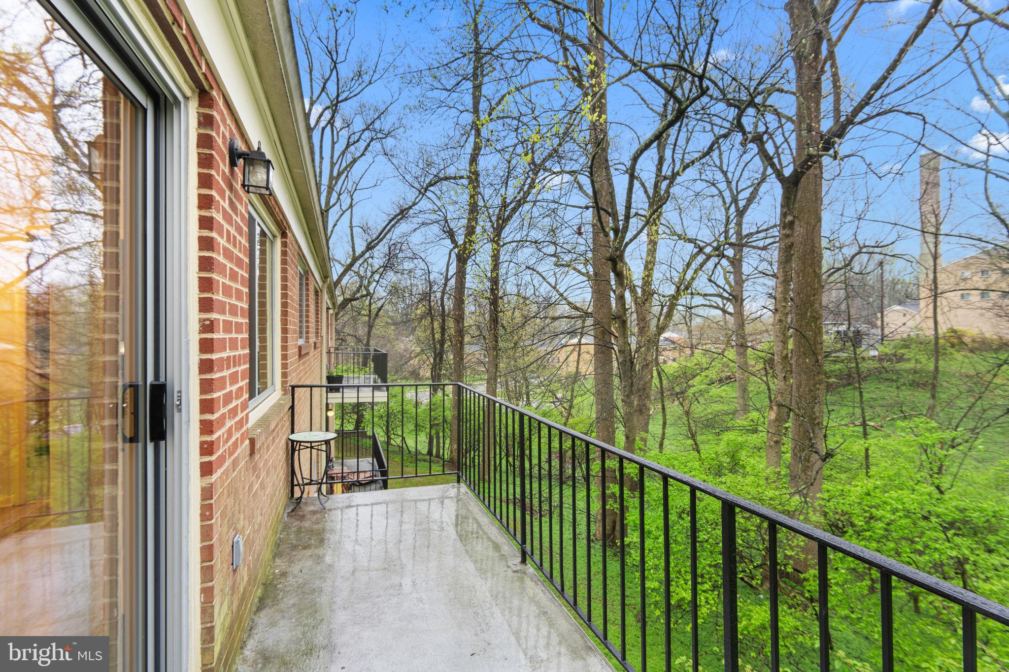 10676 Weymouth St #203