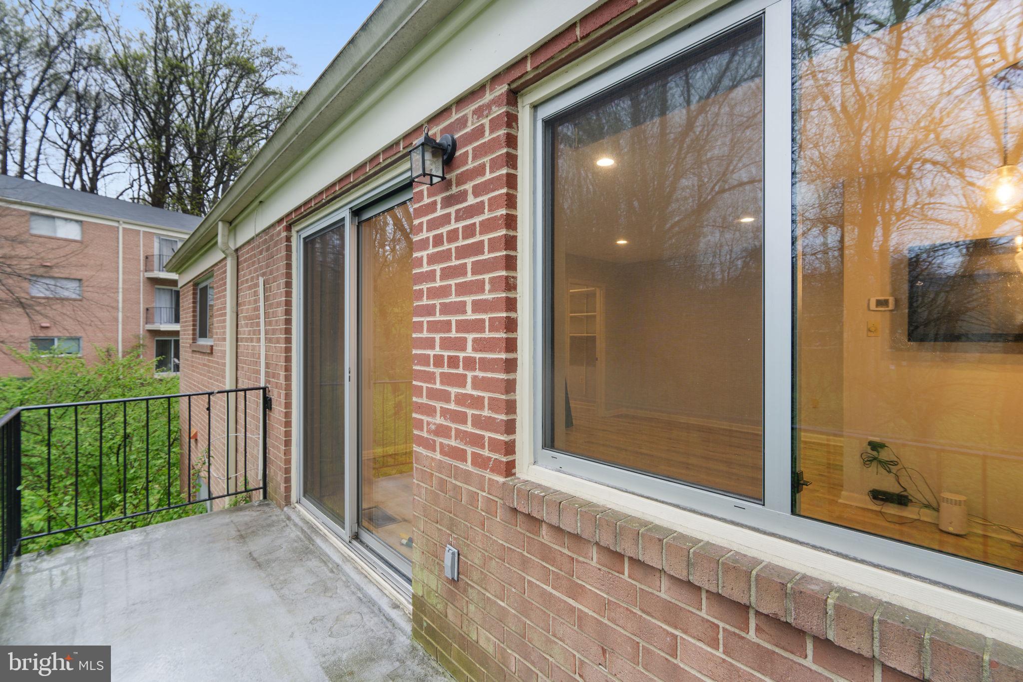 10676 Weymouth St #203