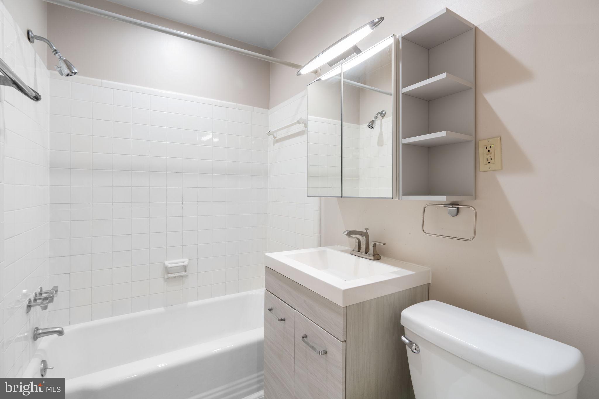 10676 Weymouth St #203