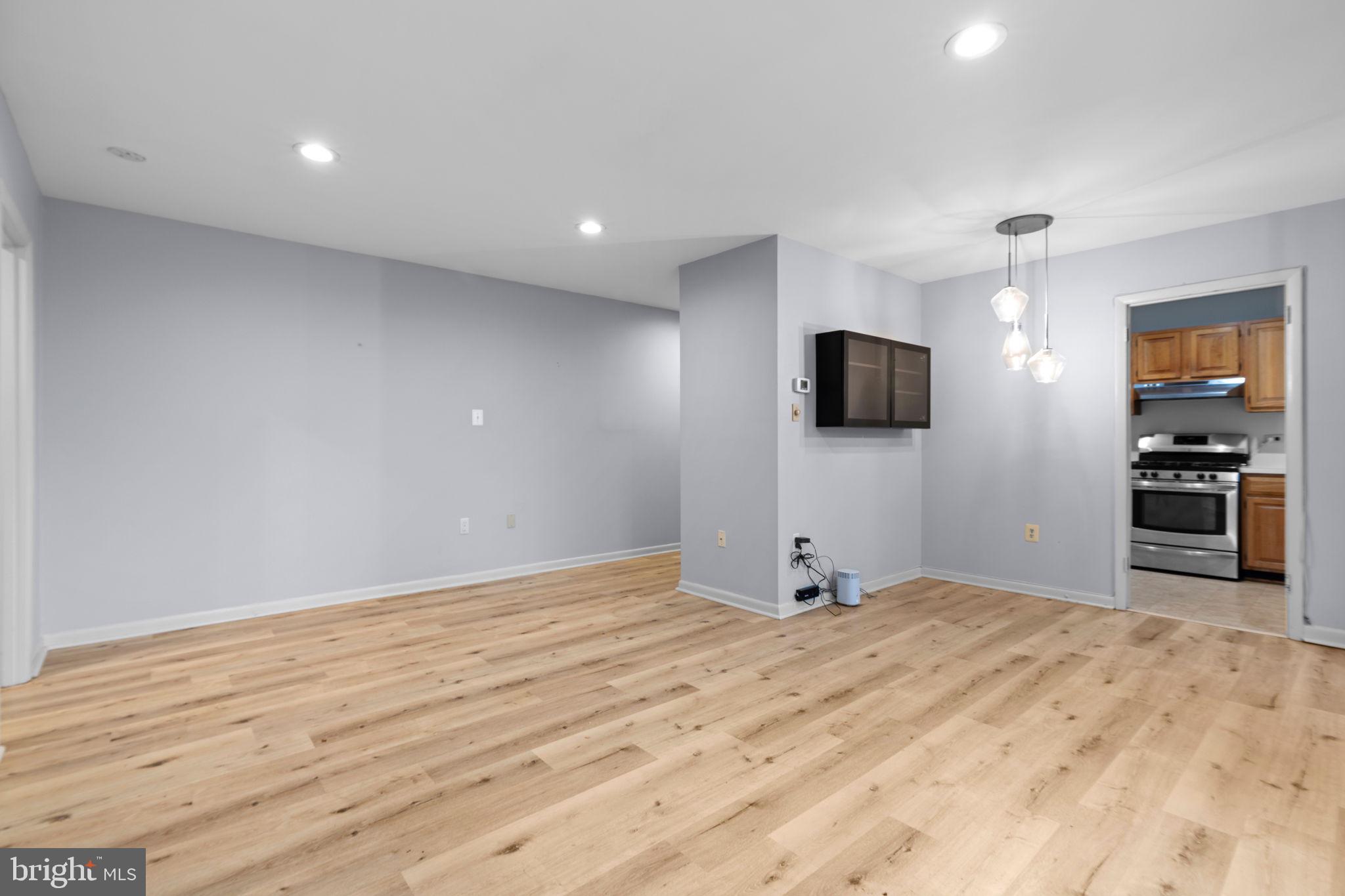 10676 Weymouth St #203