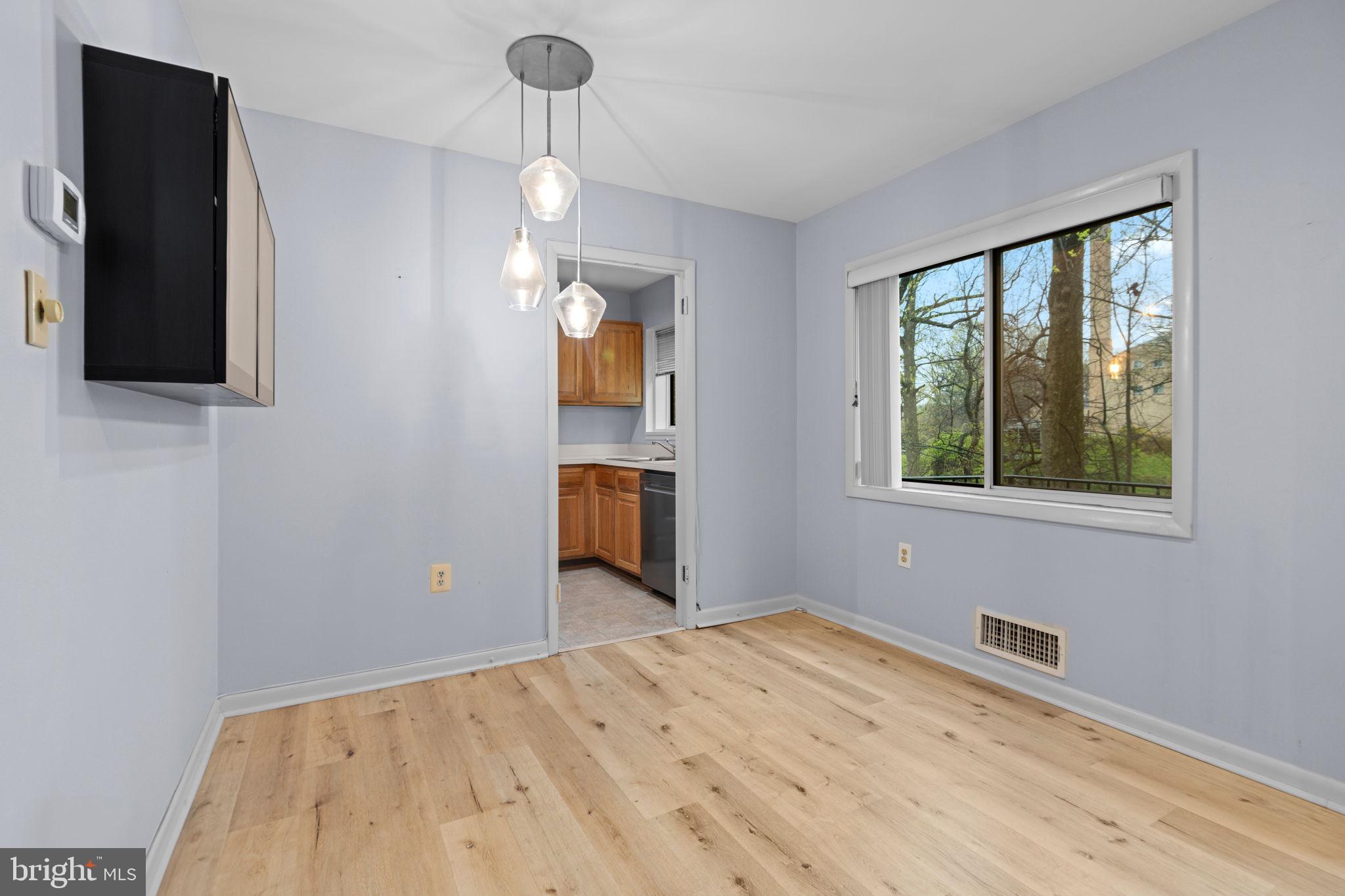 10676 Weymouth St #203