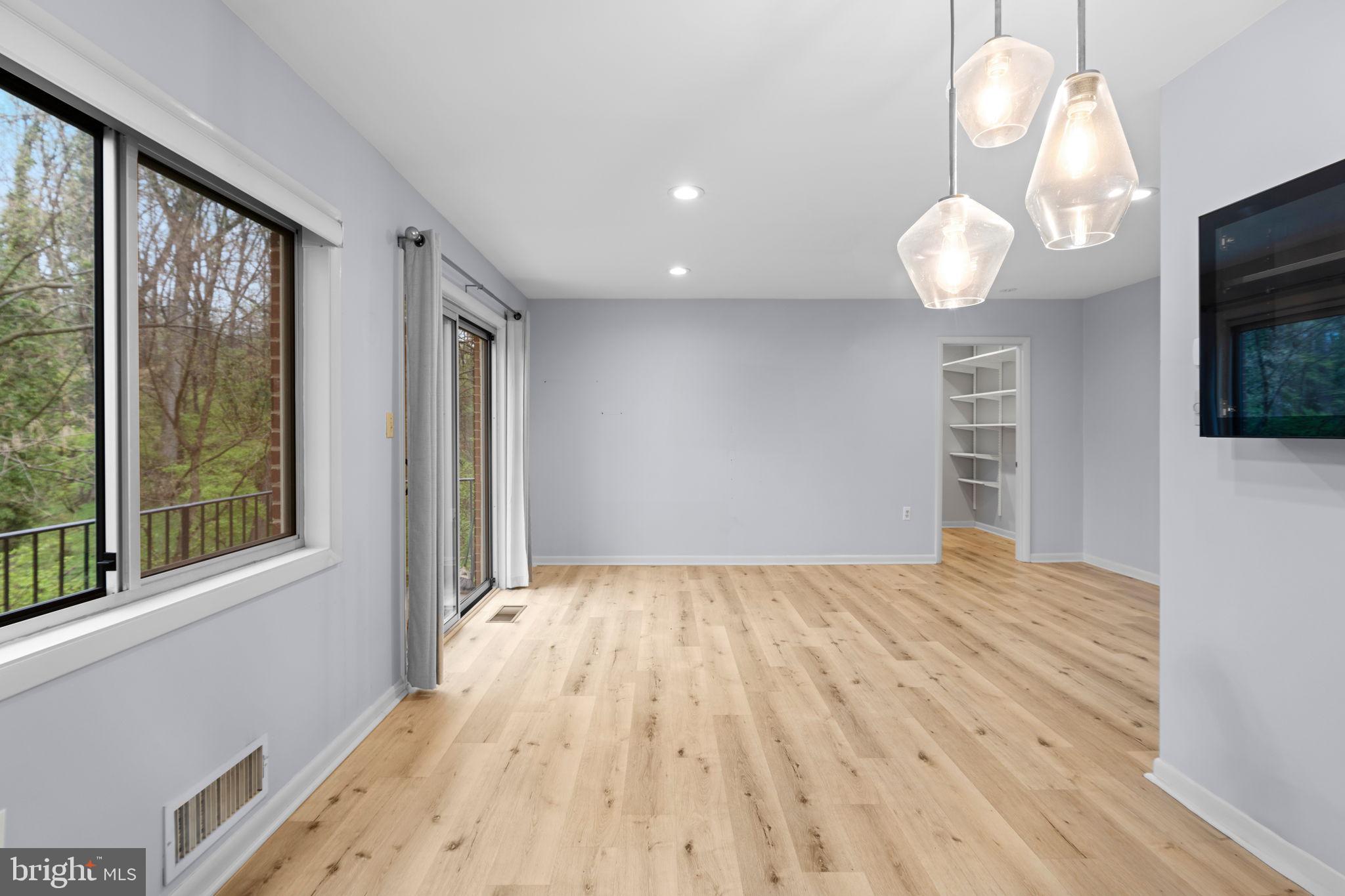 10676 Weymouth St #203