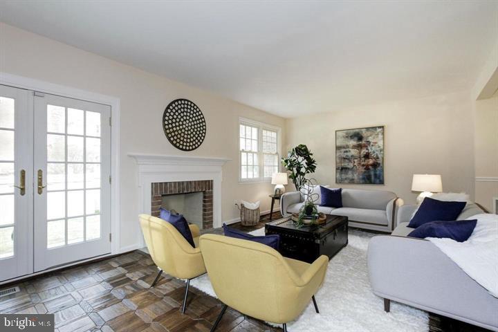 5922 Dorchester