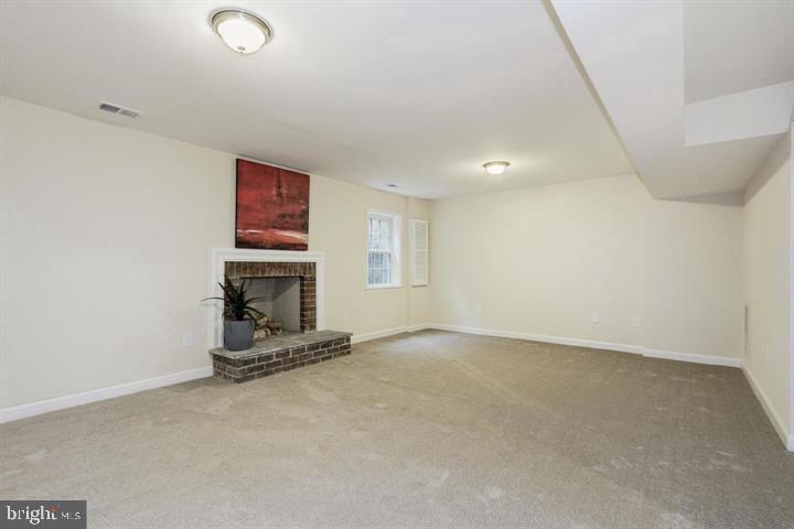 5922 Dorchester