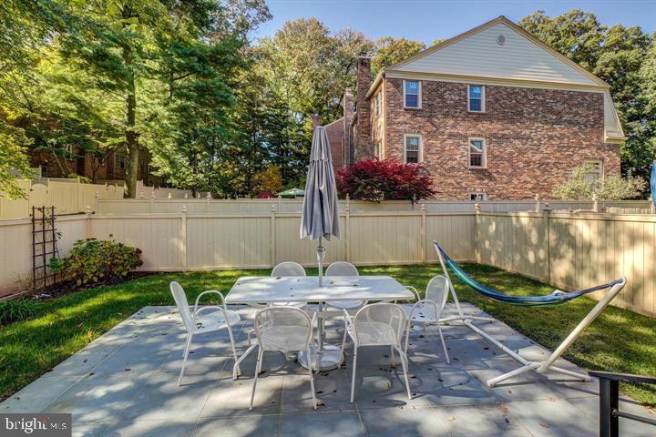 5922 Dorchester