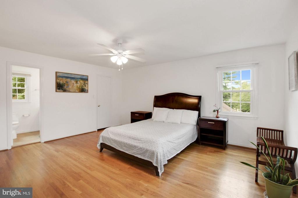 13 Buckspark Ct