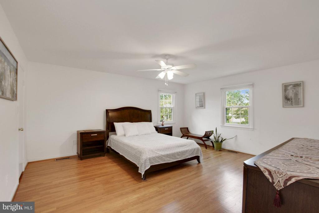 13 Buckspark Ct