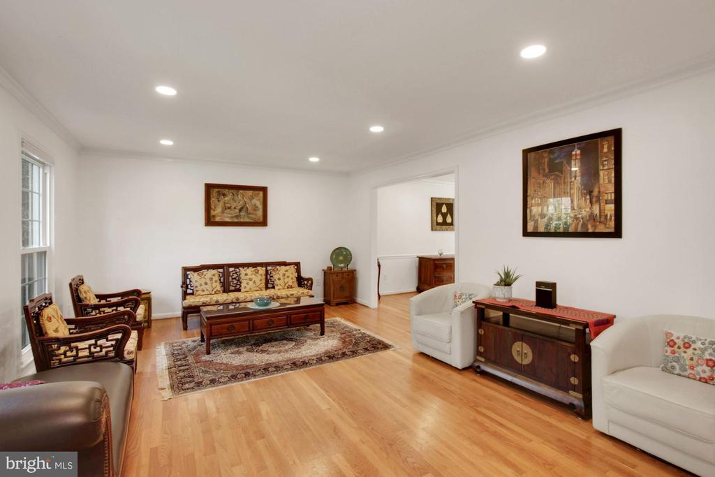 13 Buckspark Ct