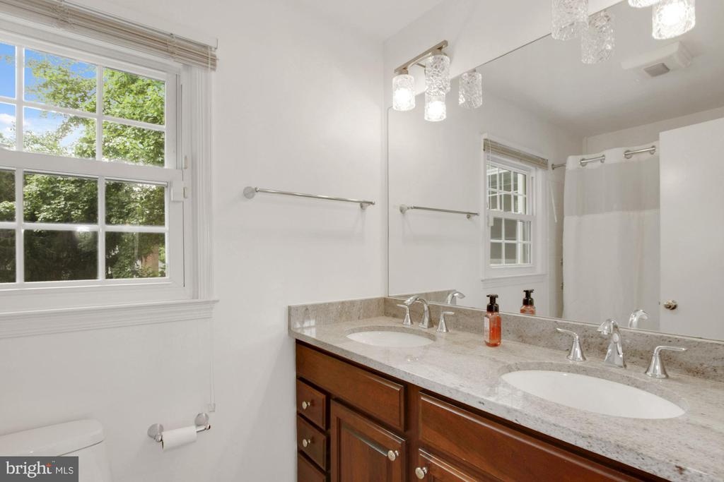 13 Buckspark Ct