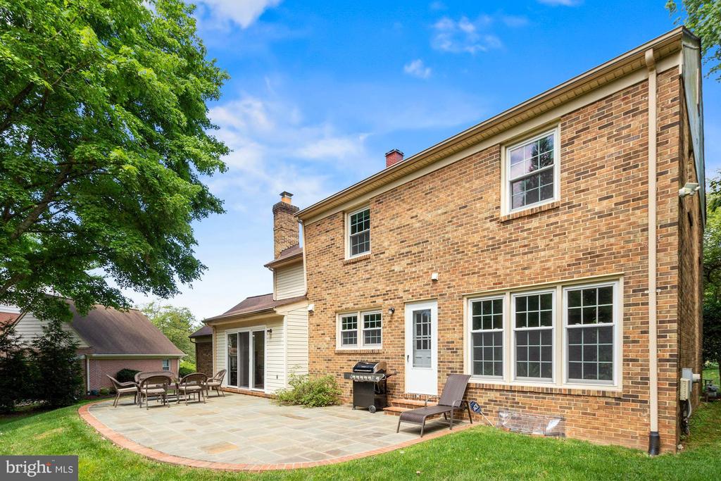13 Buckspark Ct