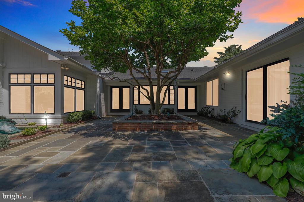 11208 Stephalee Ln