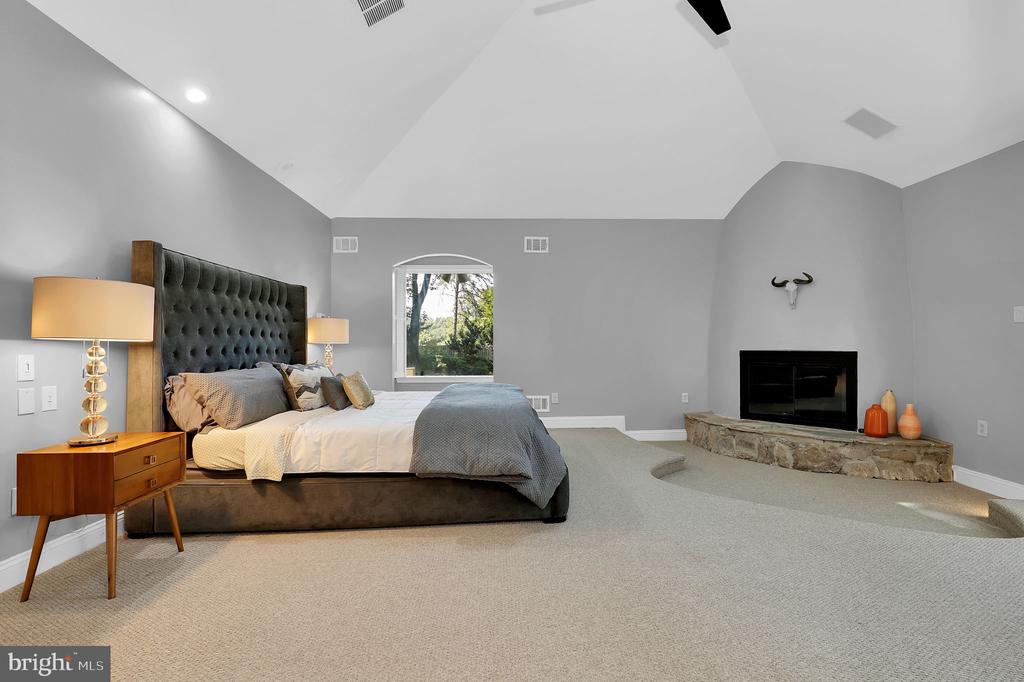 11208 Stephalee Ln