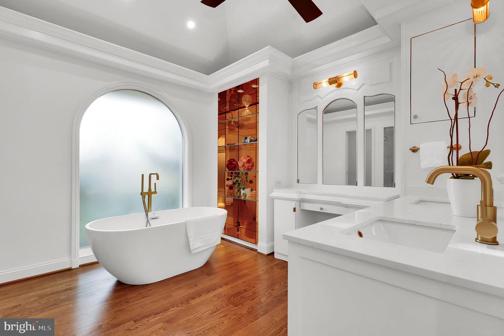 11208 Stephalee Ln