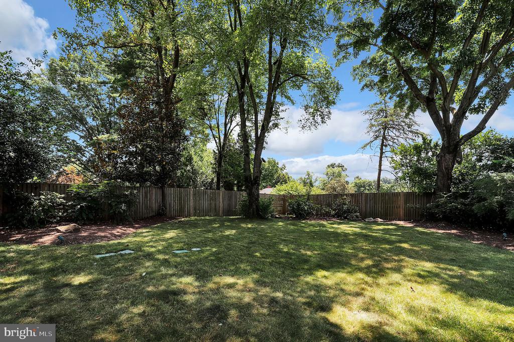 11208 Stephalee Ln