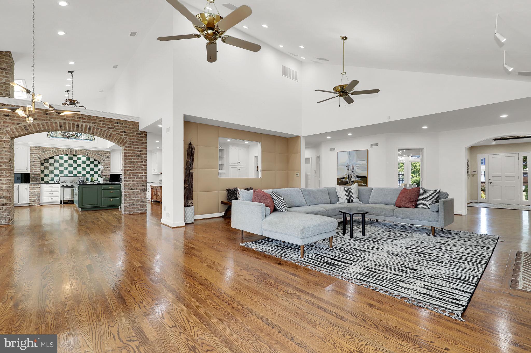 11208 Stephalee Ln