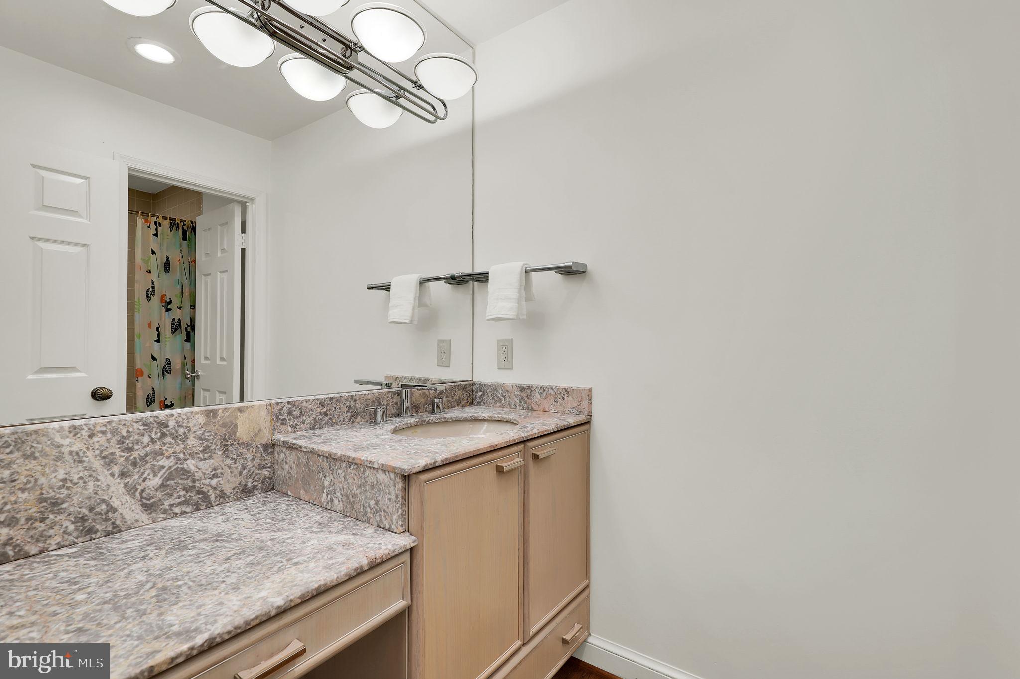 11208 Stephalee Ln