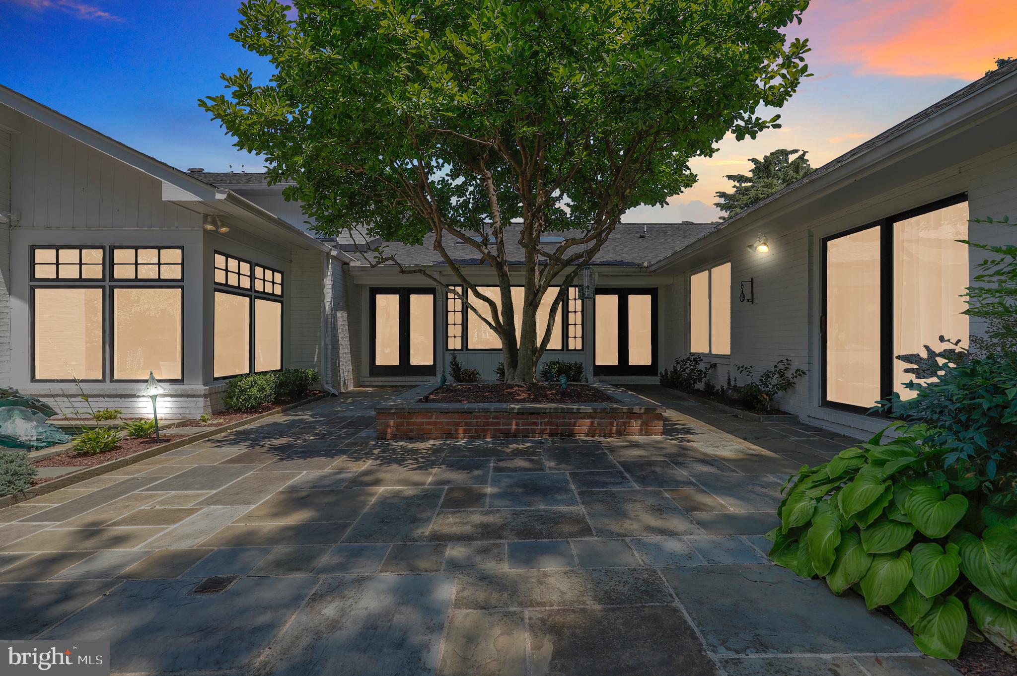 11208 Stephalee Ln