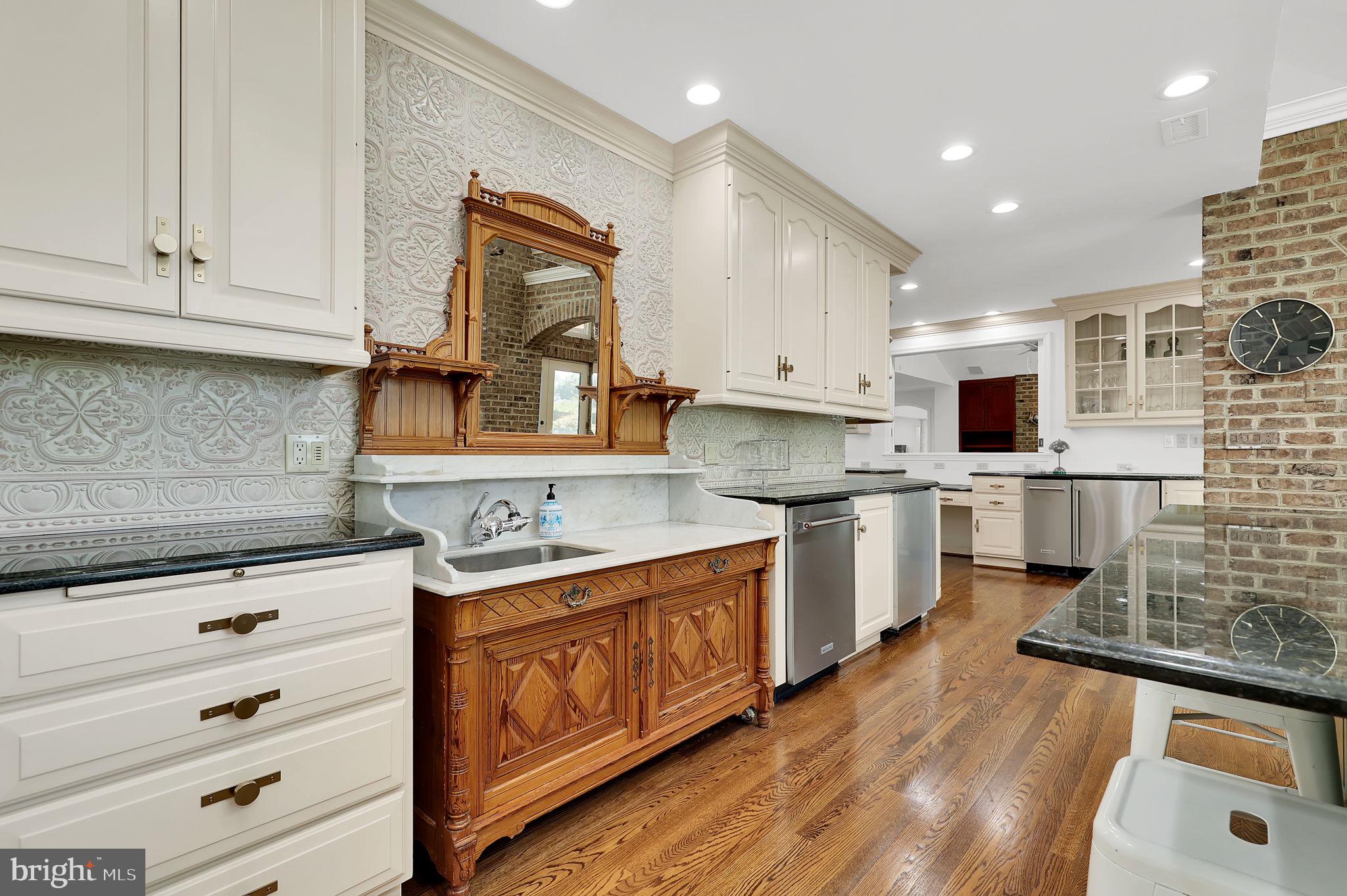 11208 Stephalee Ln