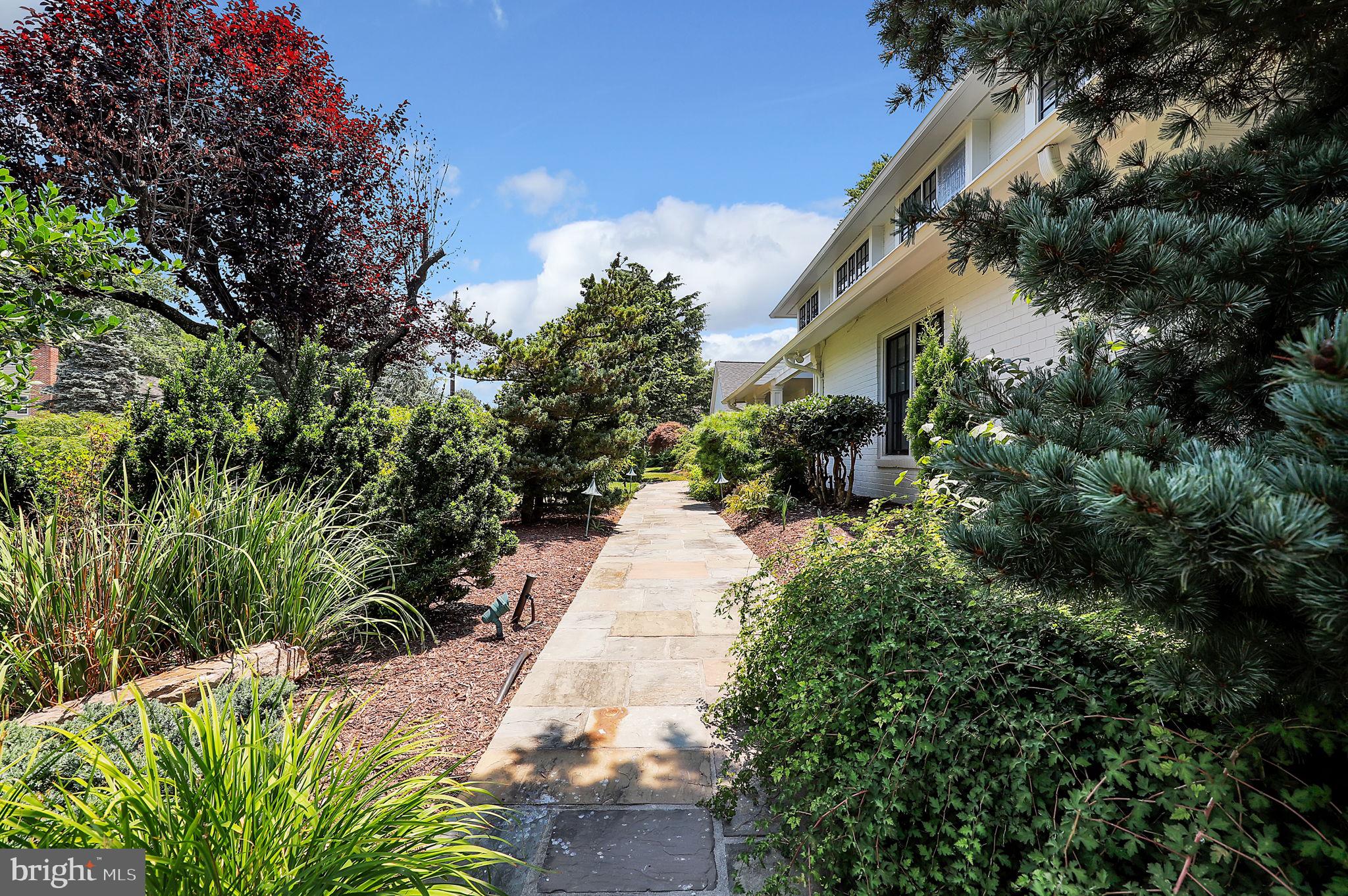11208 Stephalee Ln