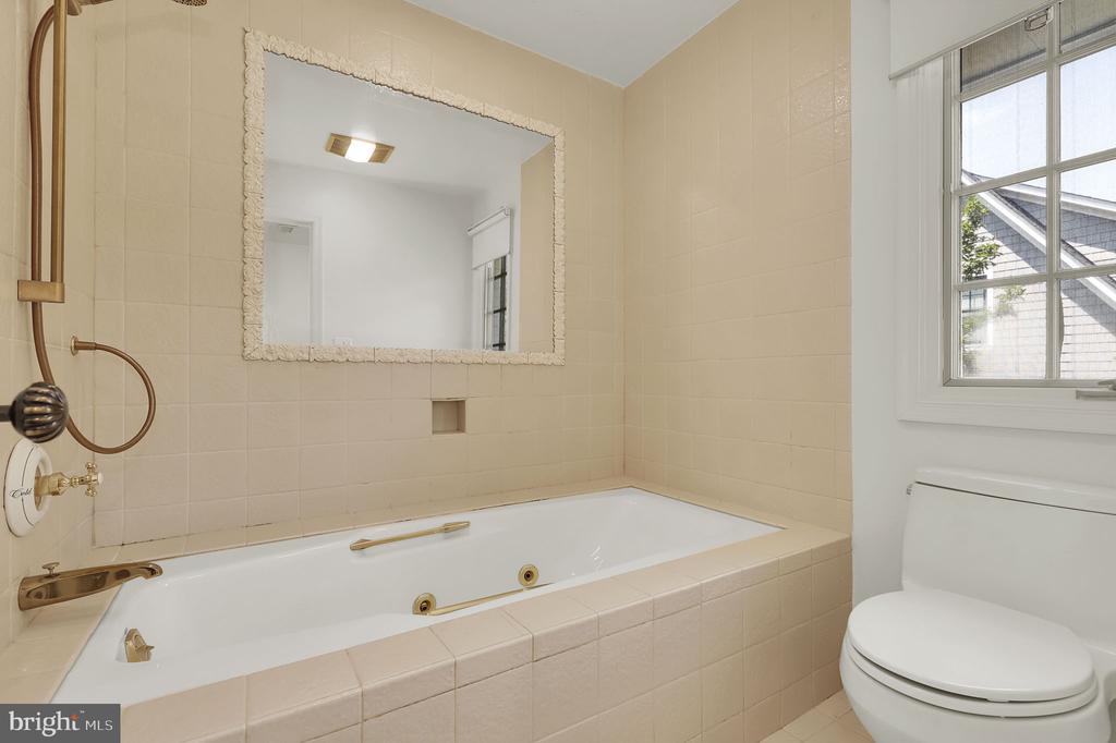 11208 Stephalee Ln