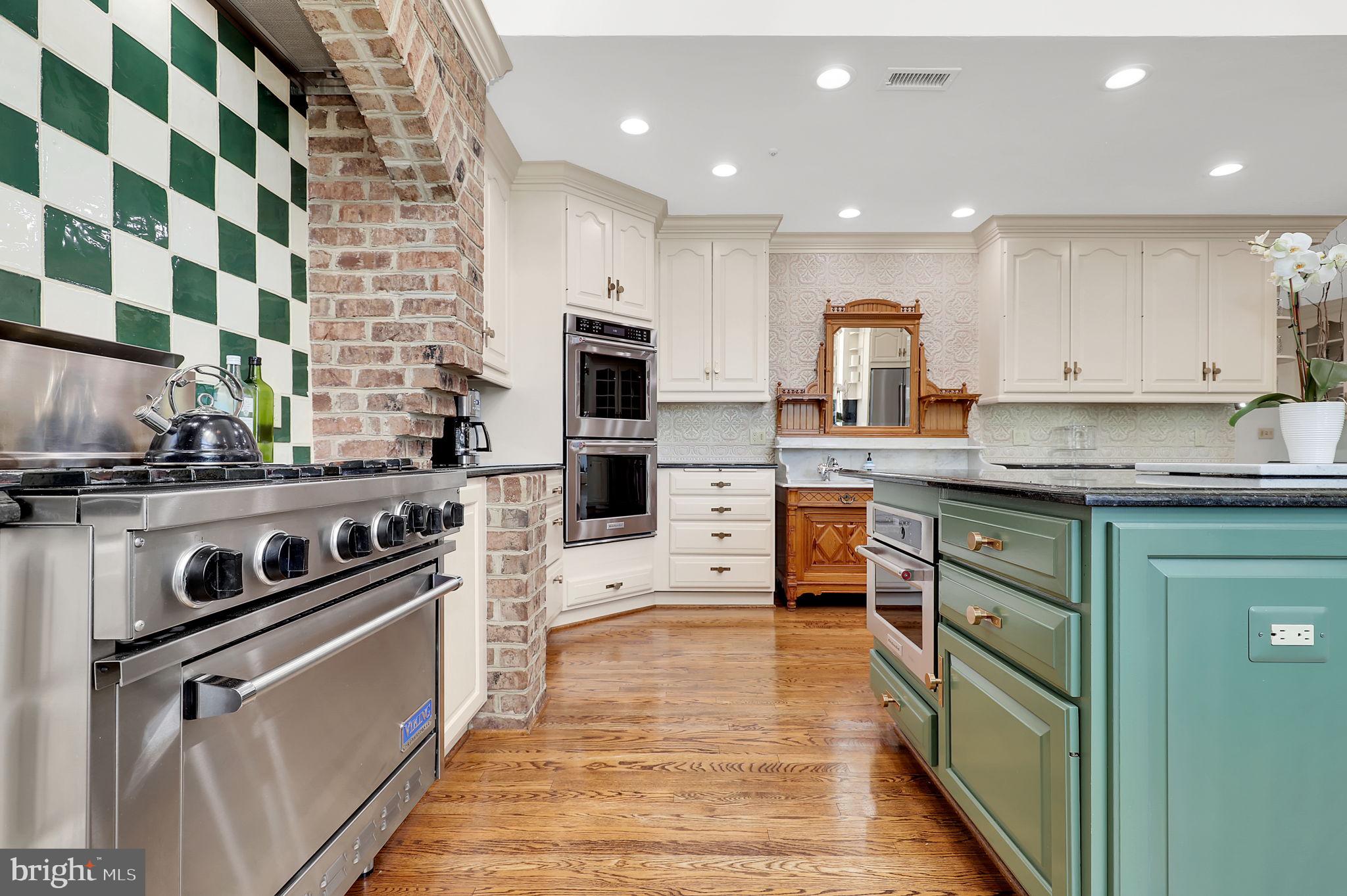 11208 Stephalee Ln