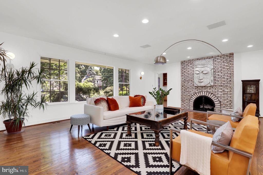 11208 Stephalee Ln