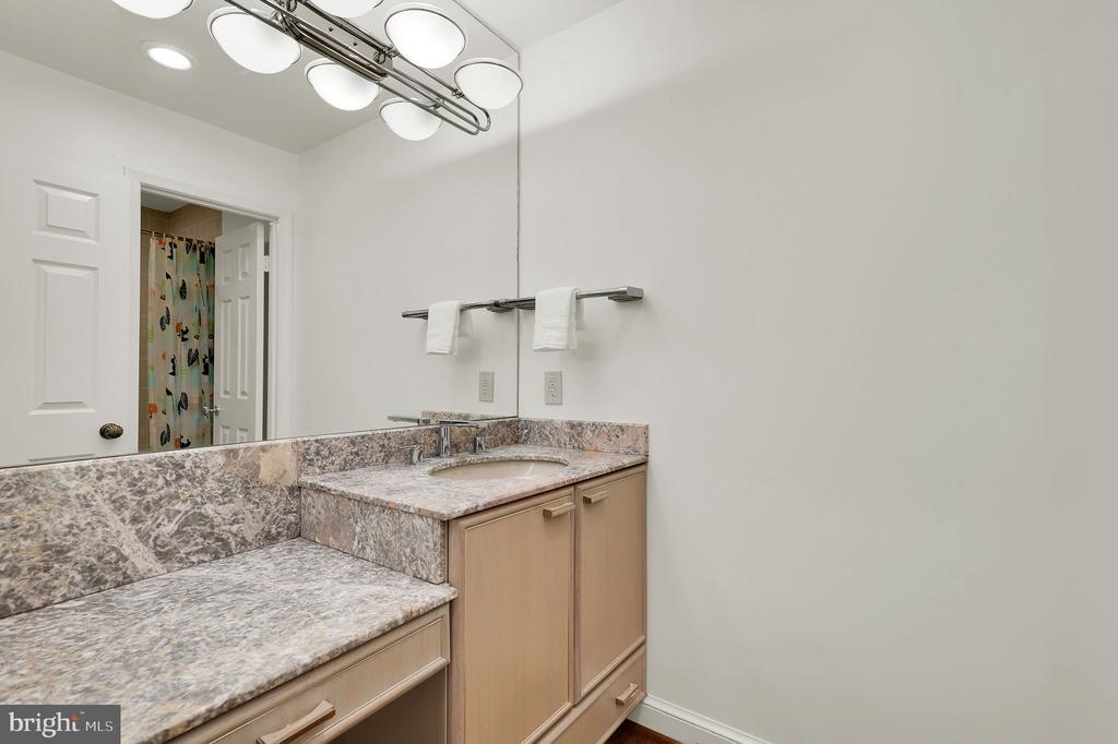 11208 Stephalee Ln